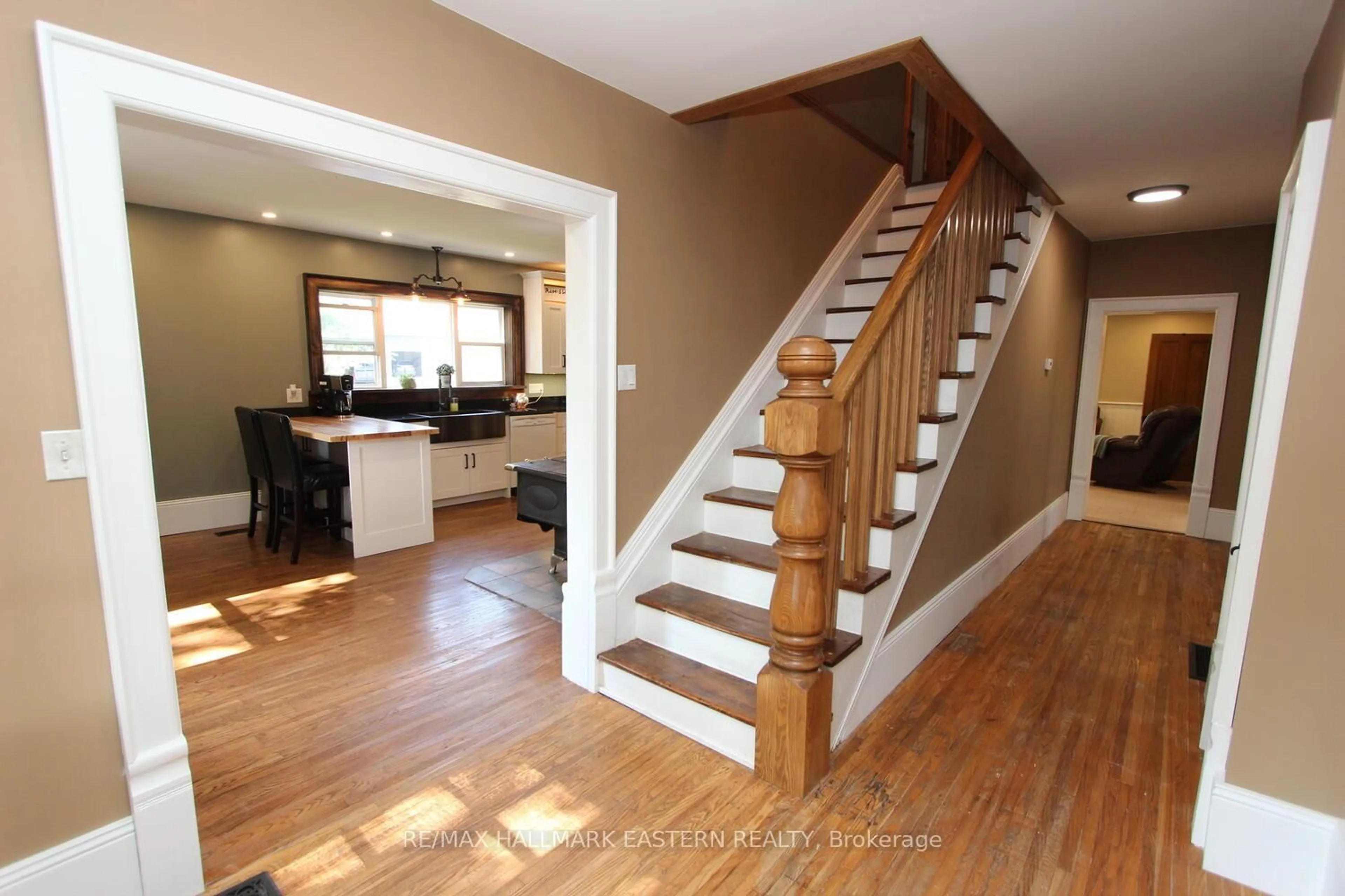 Indoor entryway for 2 McLean Ave, Havelock-Belmont-Methuen Ontario K0L 1Z0