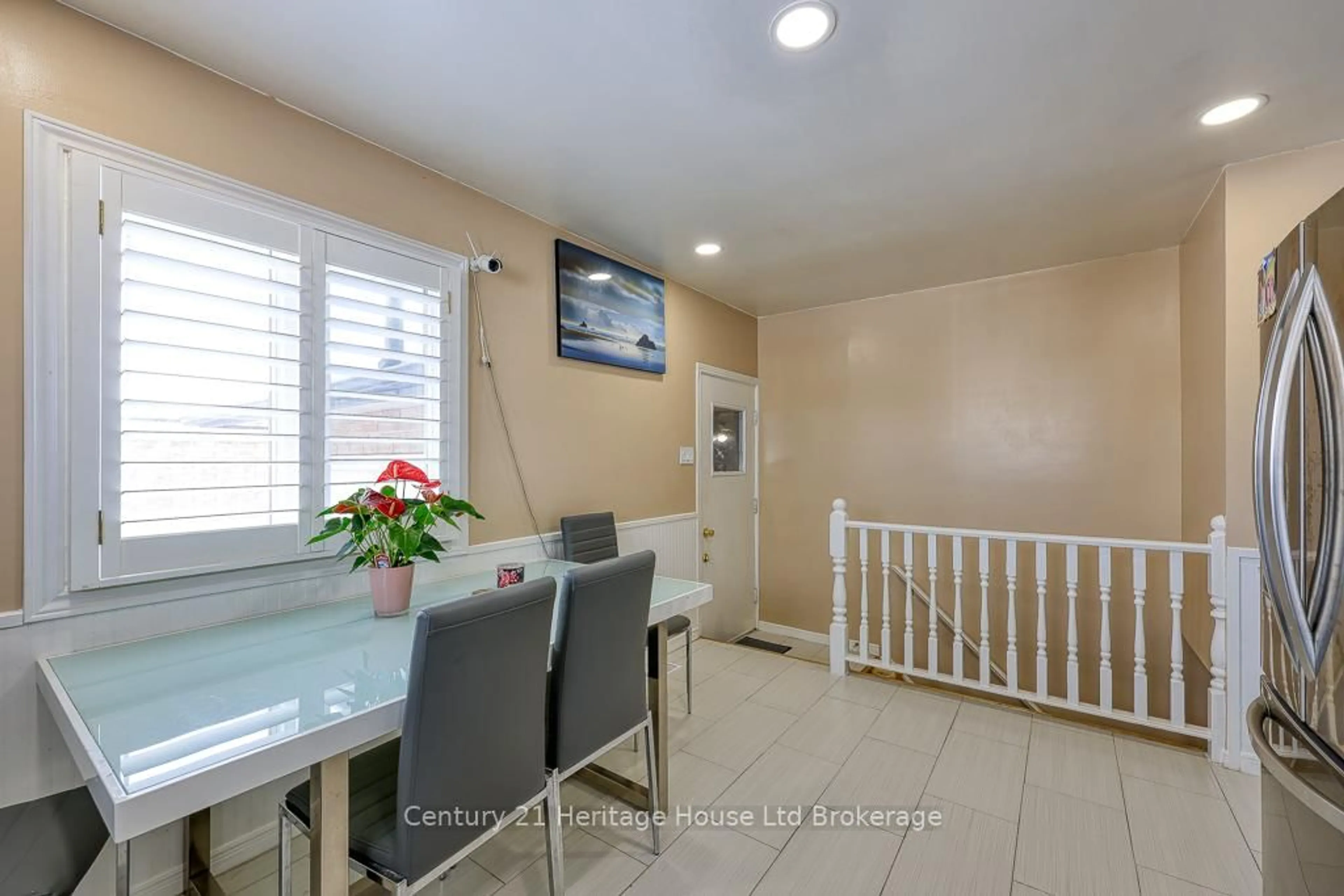 Unknown for 2 Chippewa Ave, Woodstock Ontario N4T 1A1