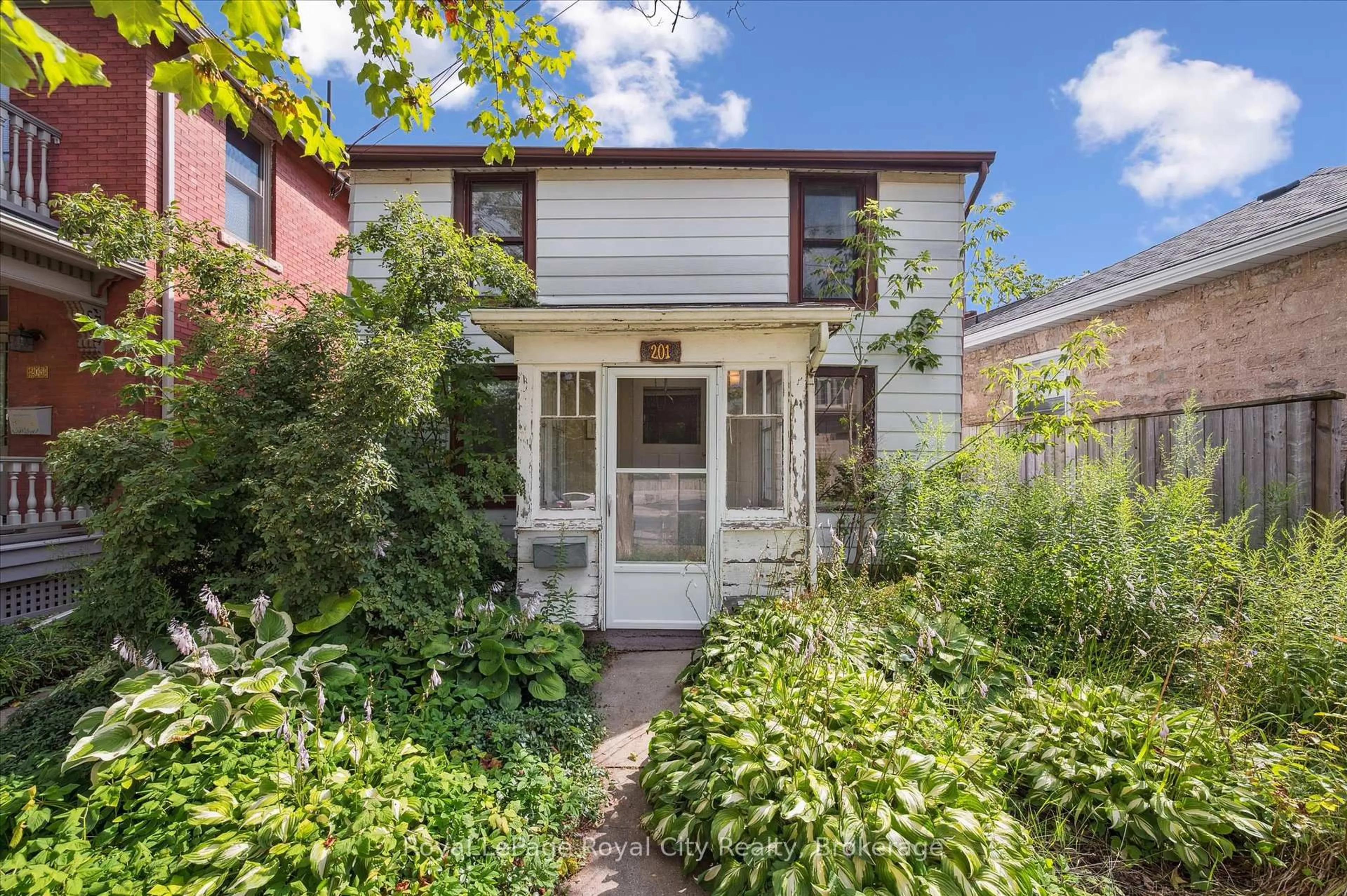 Unknown for 201 Arthur St, Guelph Ontario N1E 4V7