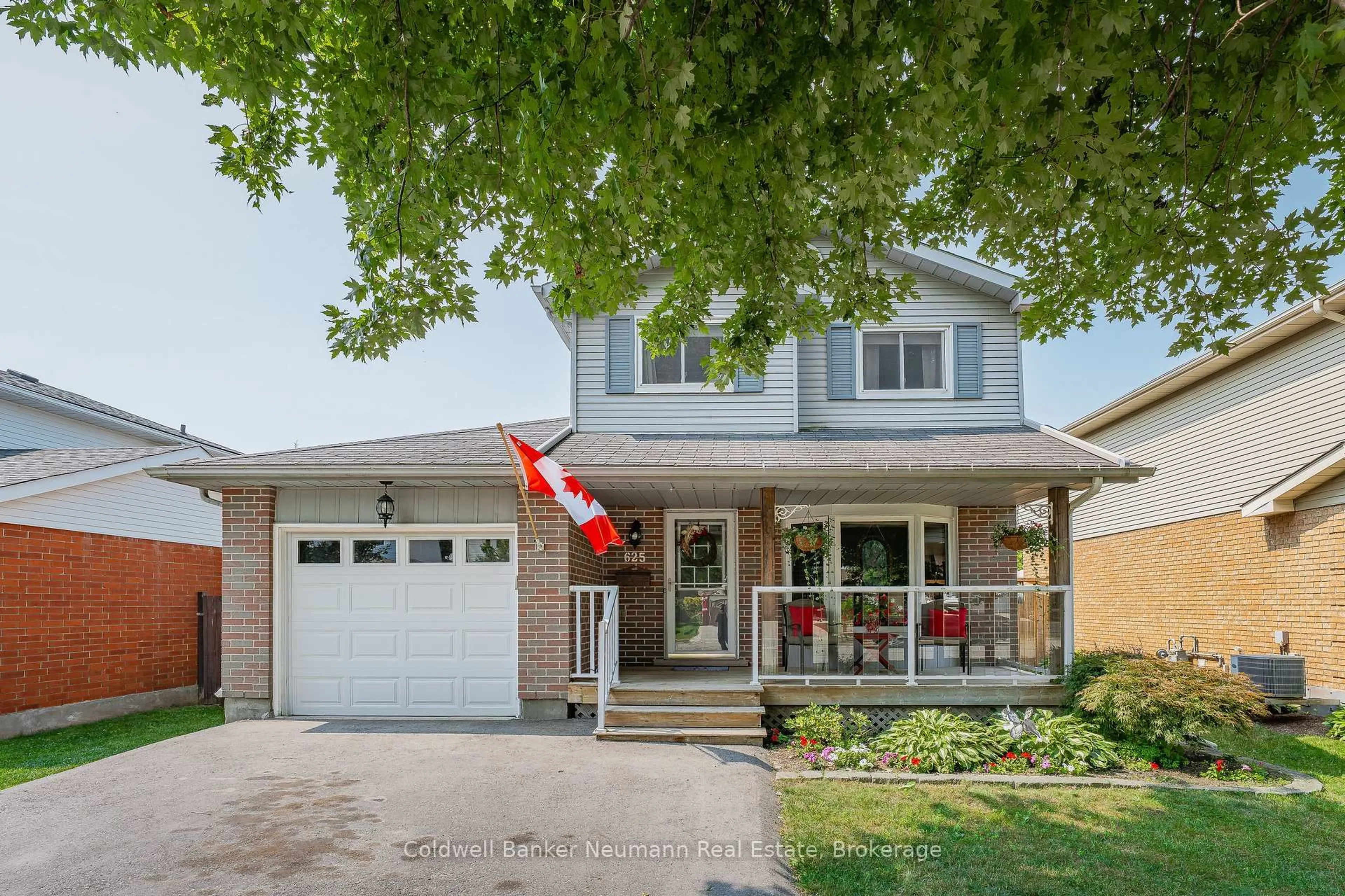 Home with brick exterior material, street for 625 Holman Cres, Centre Wellington Ontario N1M 3M1