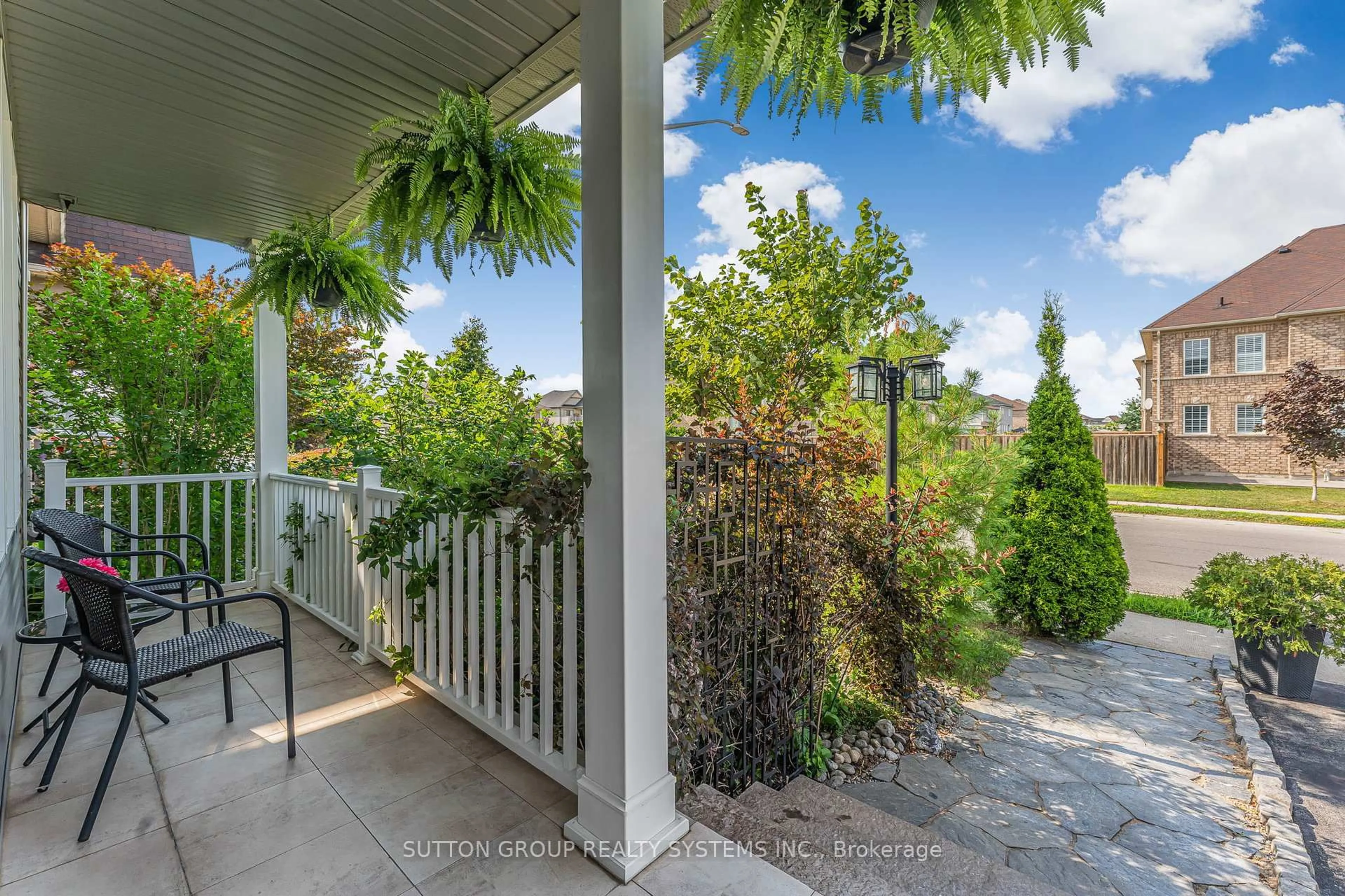 Patio, unknown for 8424 Mulberry Dr, Niagara Falls Ontario L2H 0K4