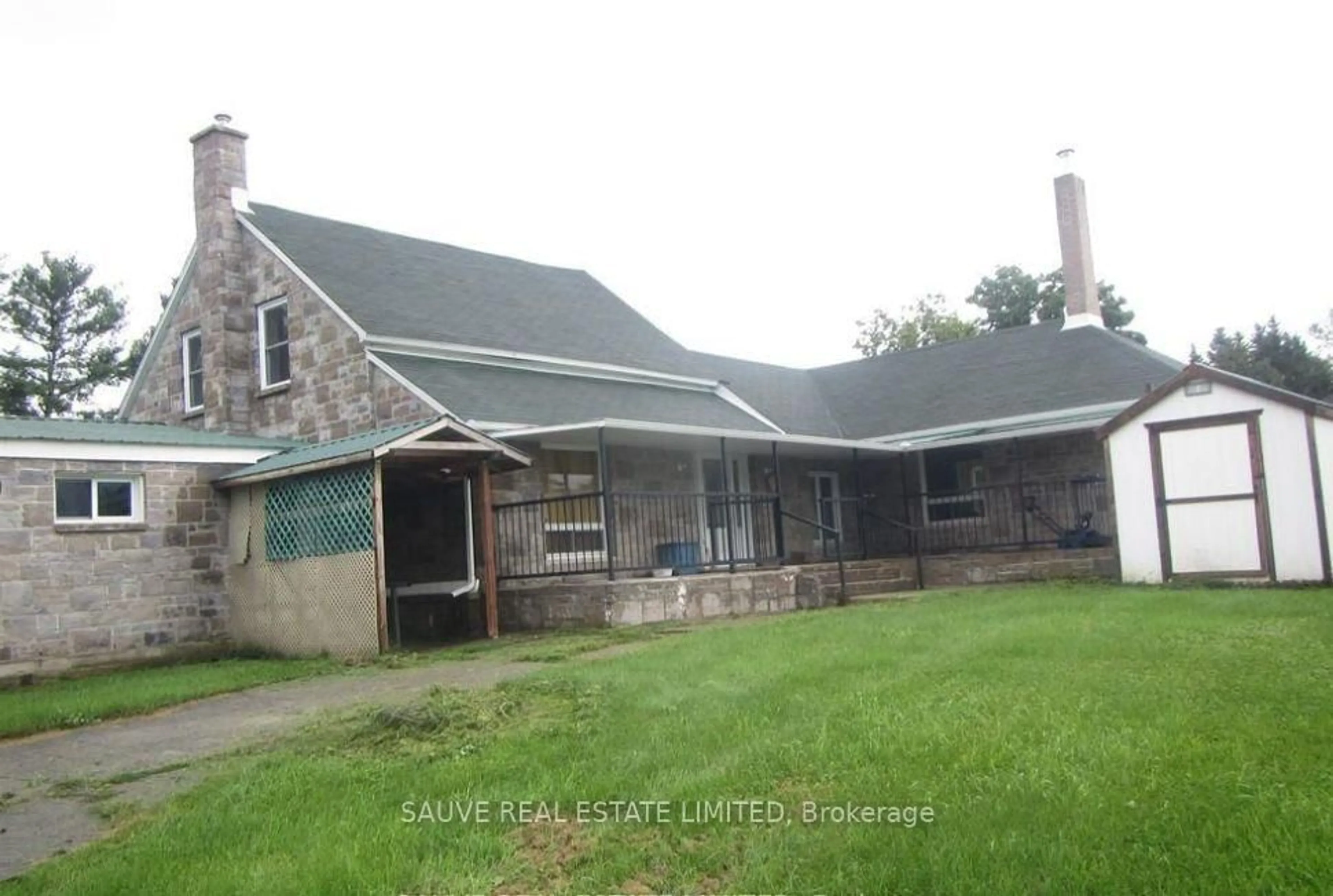 Patio, building for 4119 Willy Bill Rd, South Glengarry Ontario K0C 1B0