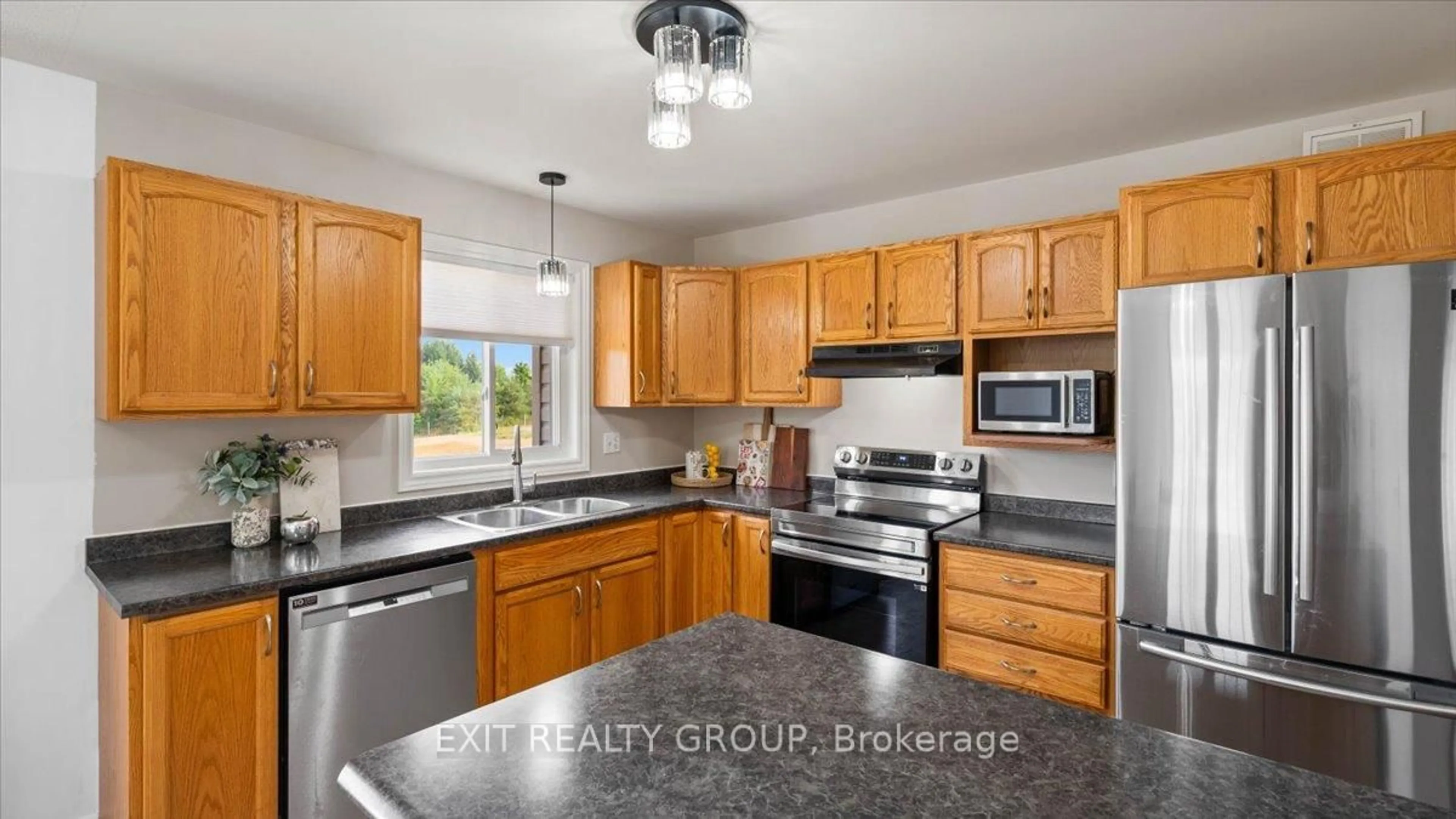 Standard kitchen, ceramic/tile floor for 323 Mapleview Rd, Hastings Ontario K0K 2C0