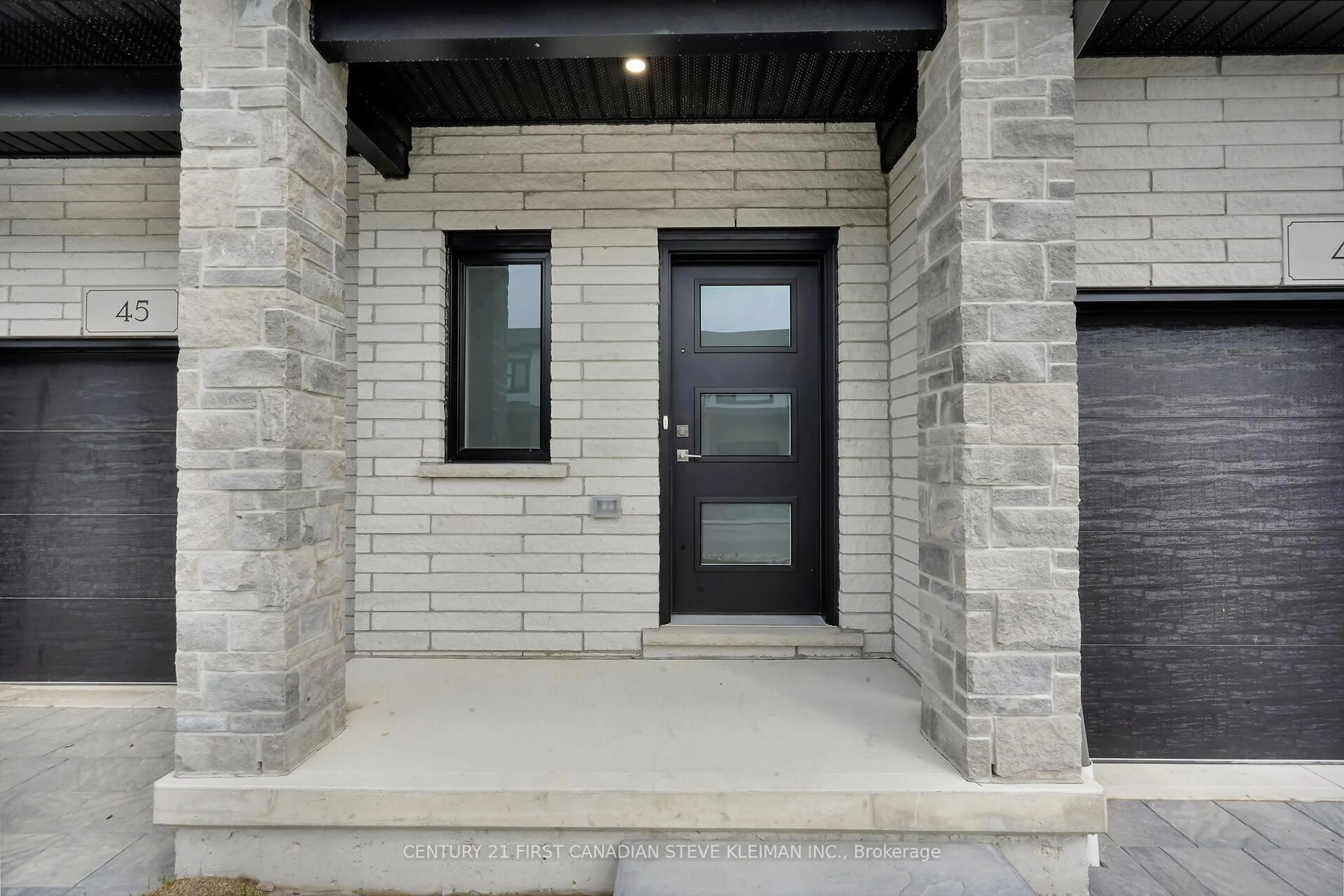 Indoor entryway for 2700 Buroak Dr #47, London North Ontario N6G 5Z5
