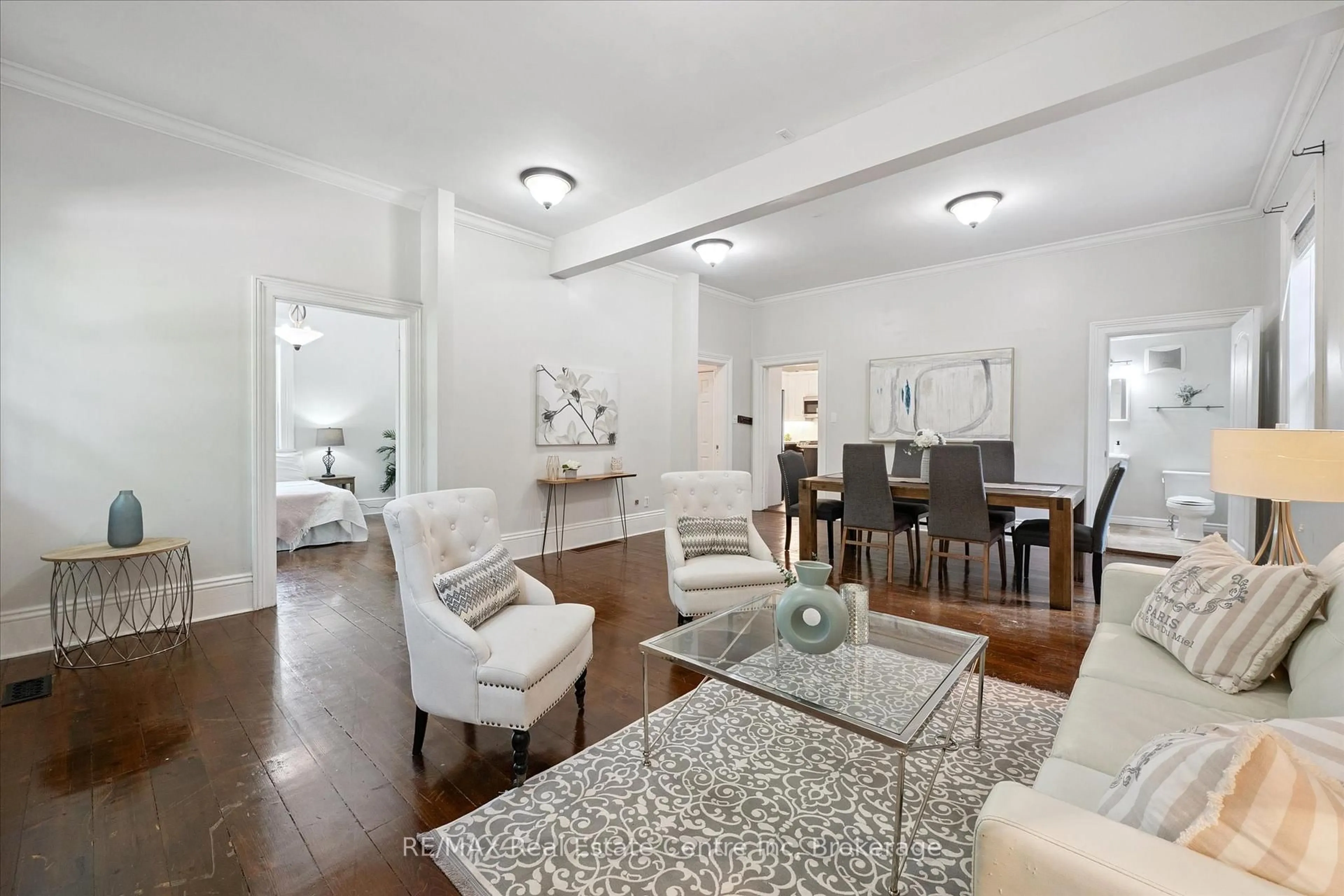 Living room with furniture, unknown for 64 Stuart St, Guelph Ontario N1E 4S5