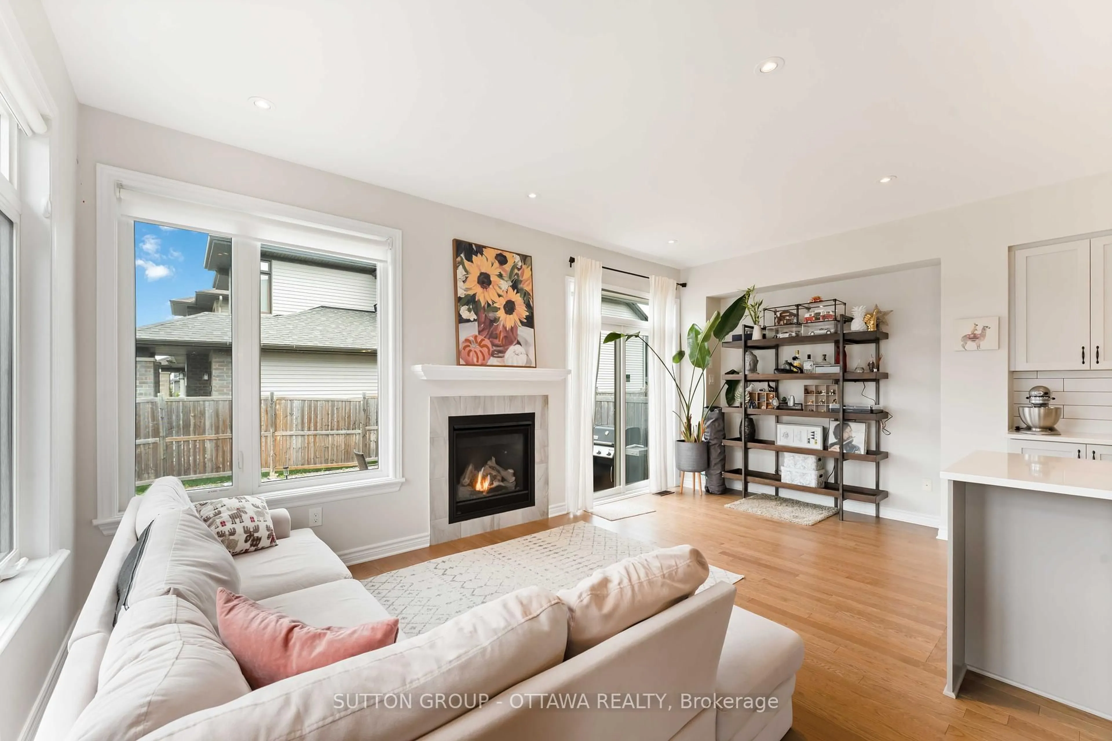 Living room with furniture, unknown for 162 Shinny Ave, Ottawa Ontario K2V 0G4