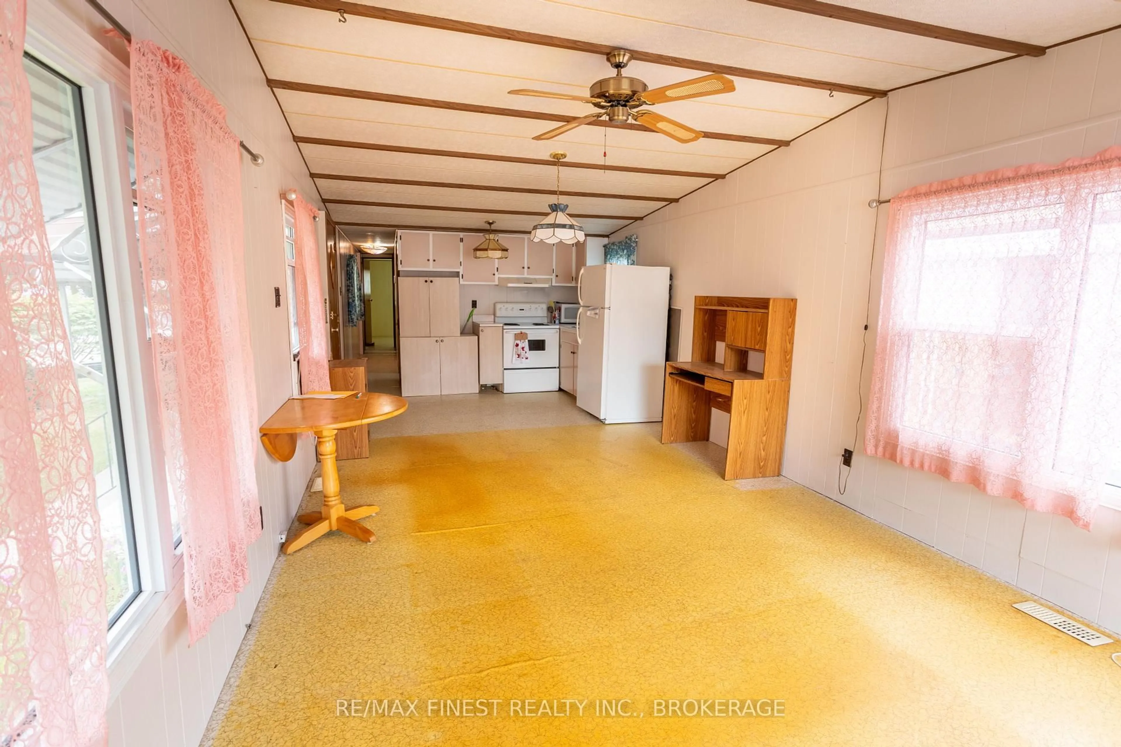 A pic of a room for 3 Wentworth Dr, Kingston Ontario K7K 5E1