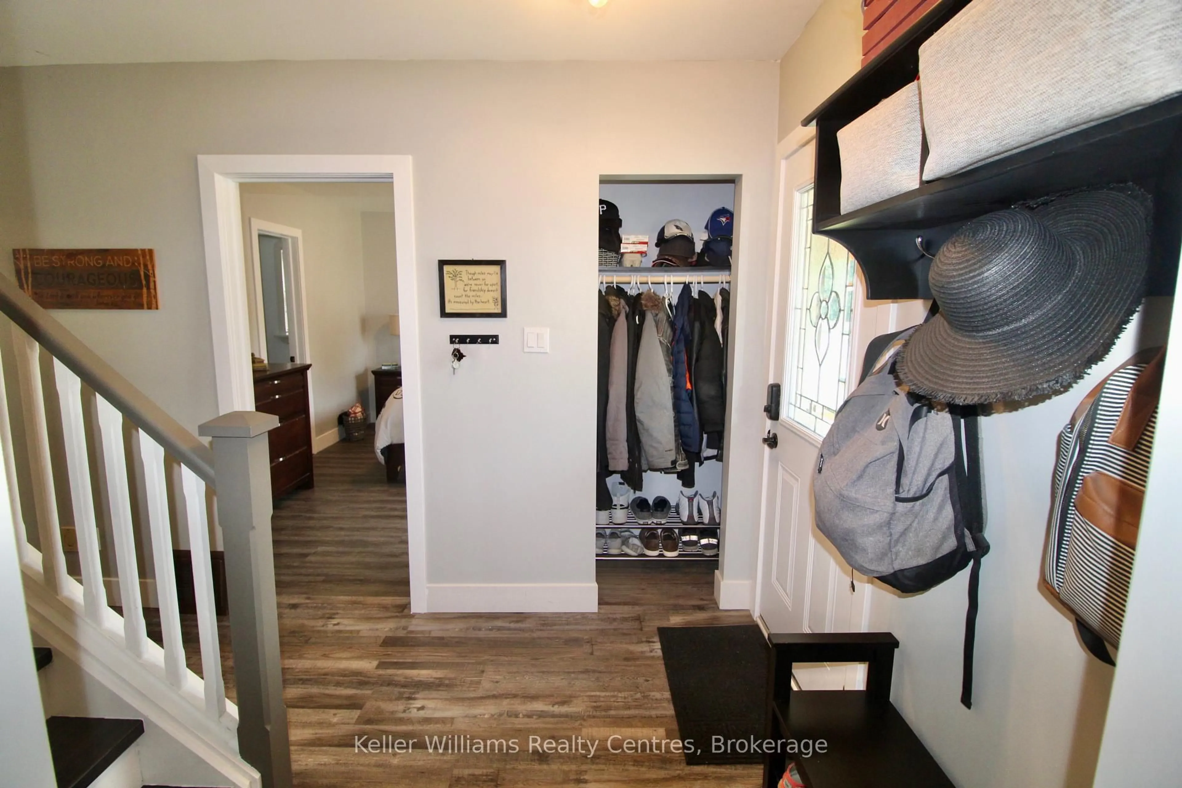 Indoor entryway for 445 13th St, Hanover Ontario N4N 1Y2