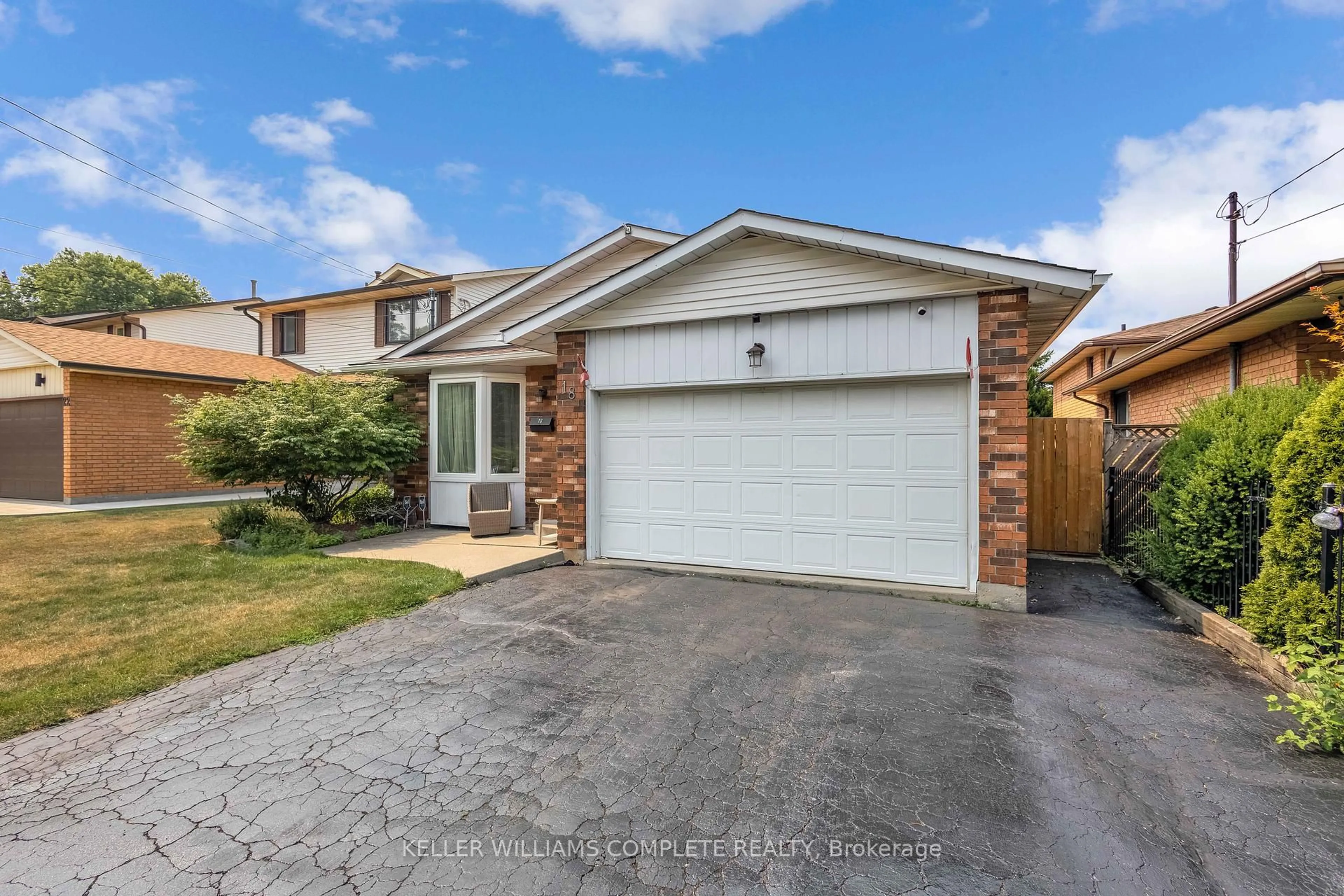 Unknown for 18 Rosewell St, Hamilton Ontario L8W 2L1