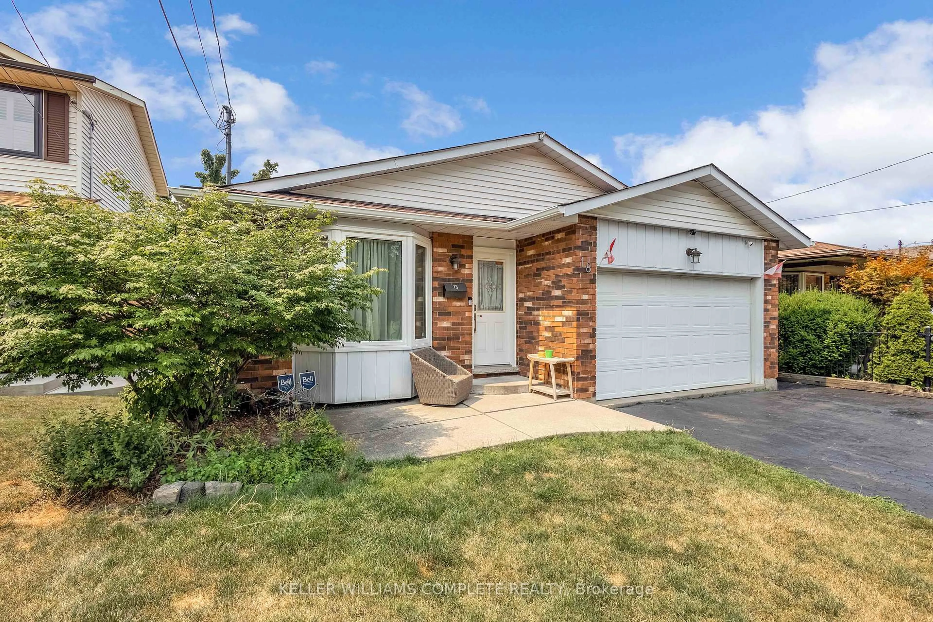 Unknown for 18 Rosewell St, Hamilton Ontario L8W 2L1