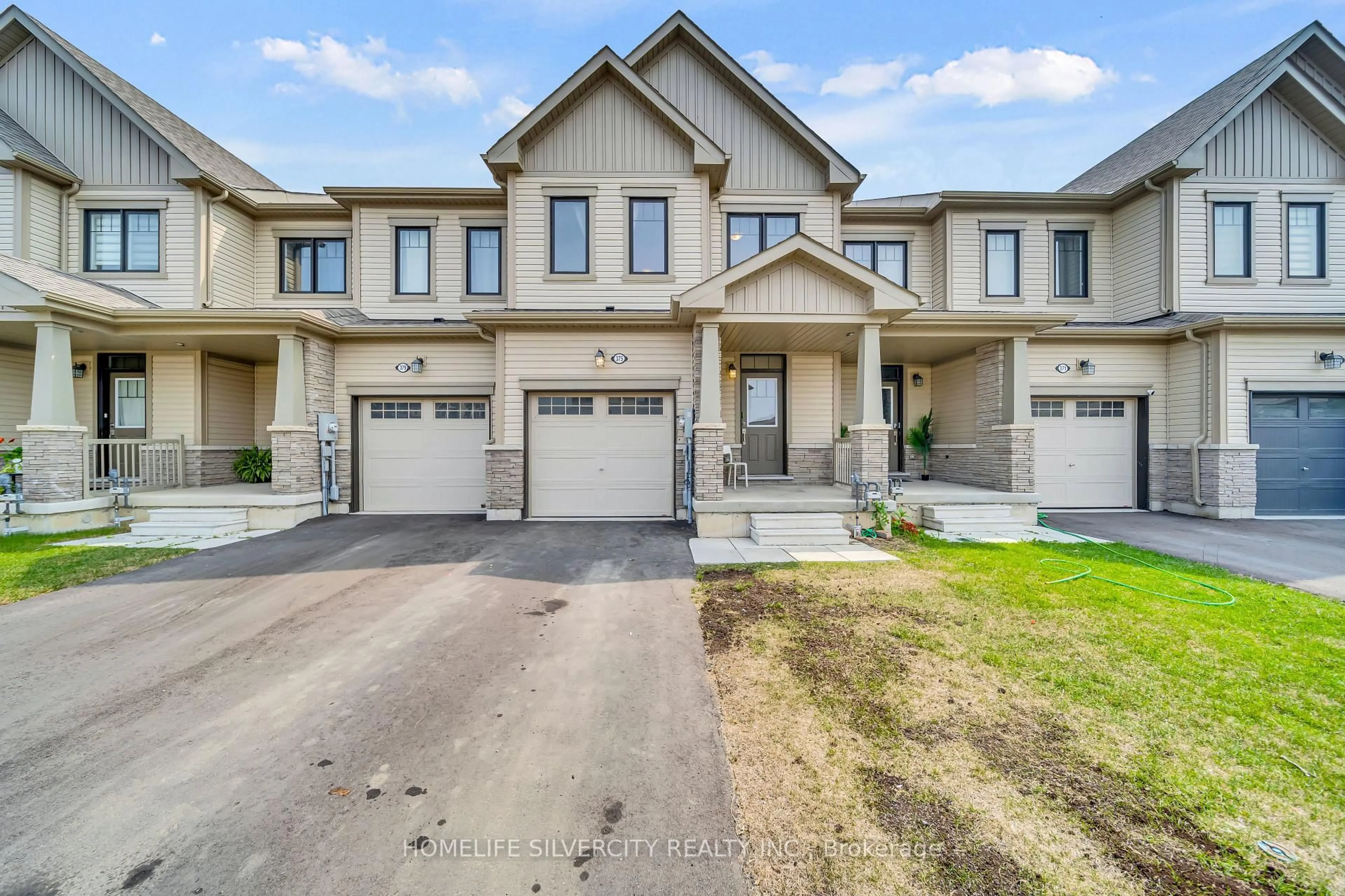 A pic from outside/outdoor area/front of a property/back of a property/a pic from drone, street for 375 Vanilla Tr, Thorold Ontario L2V 0K7
