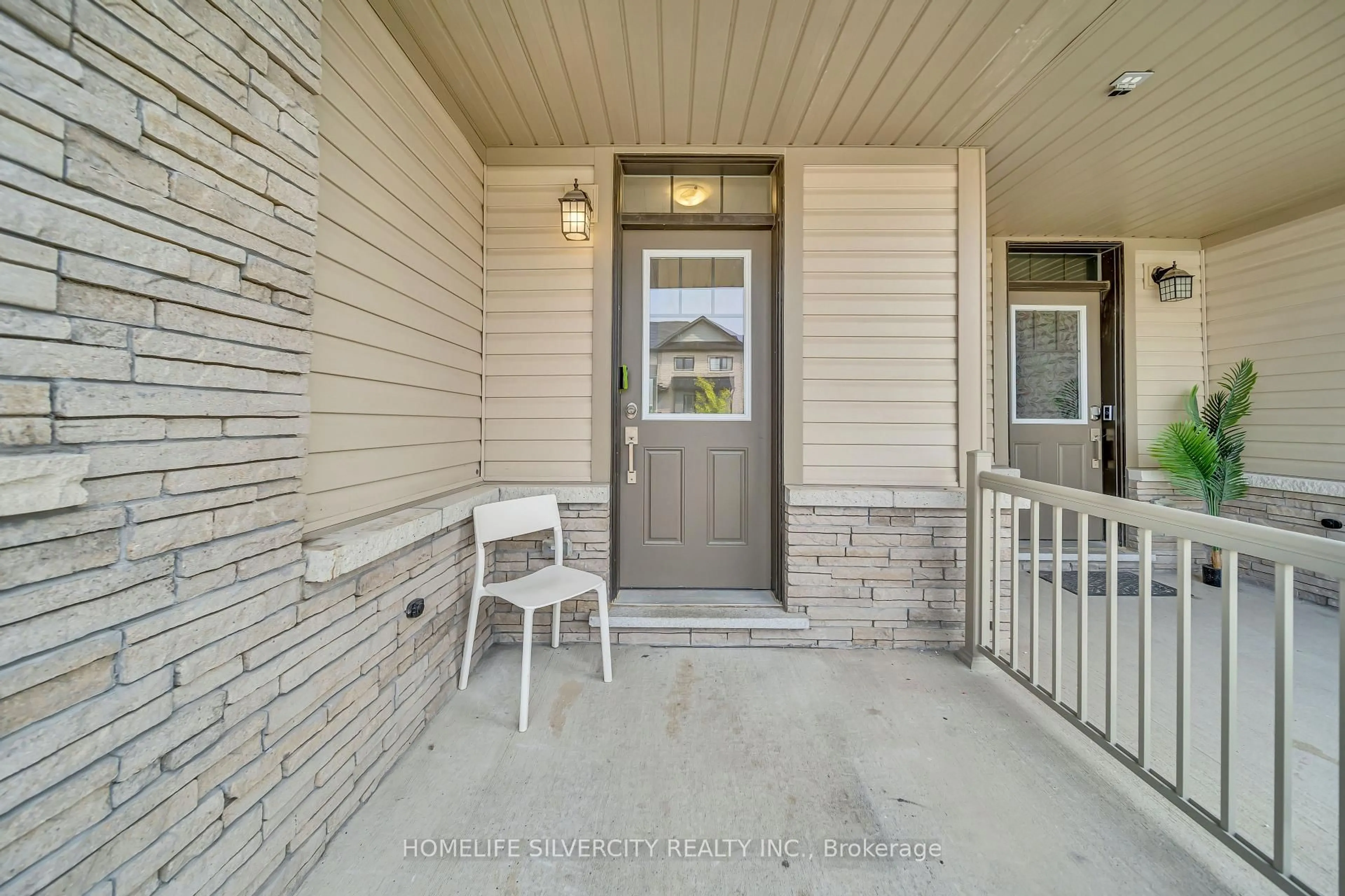 Indoor entryway for 375 Vanilla Tr, Thorold Ontario L2V 0K7