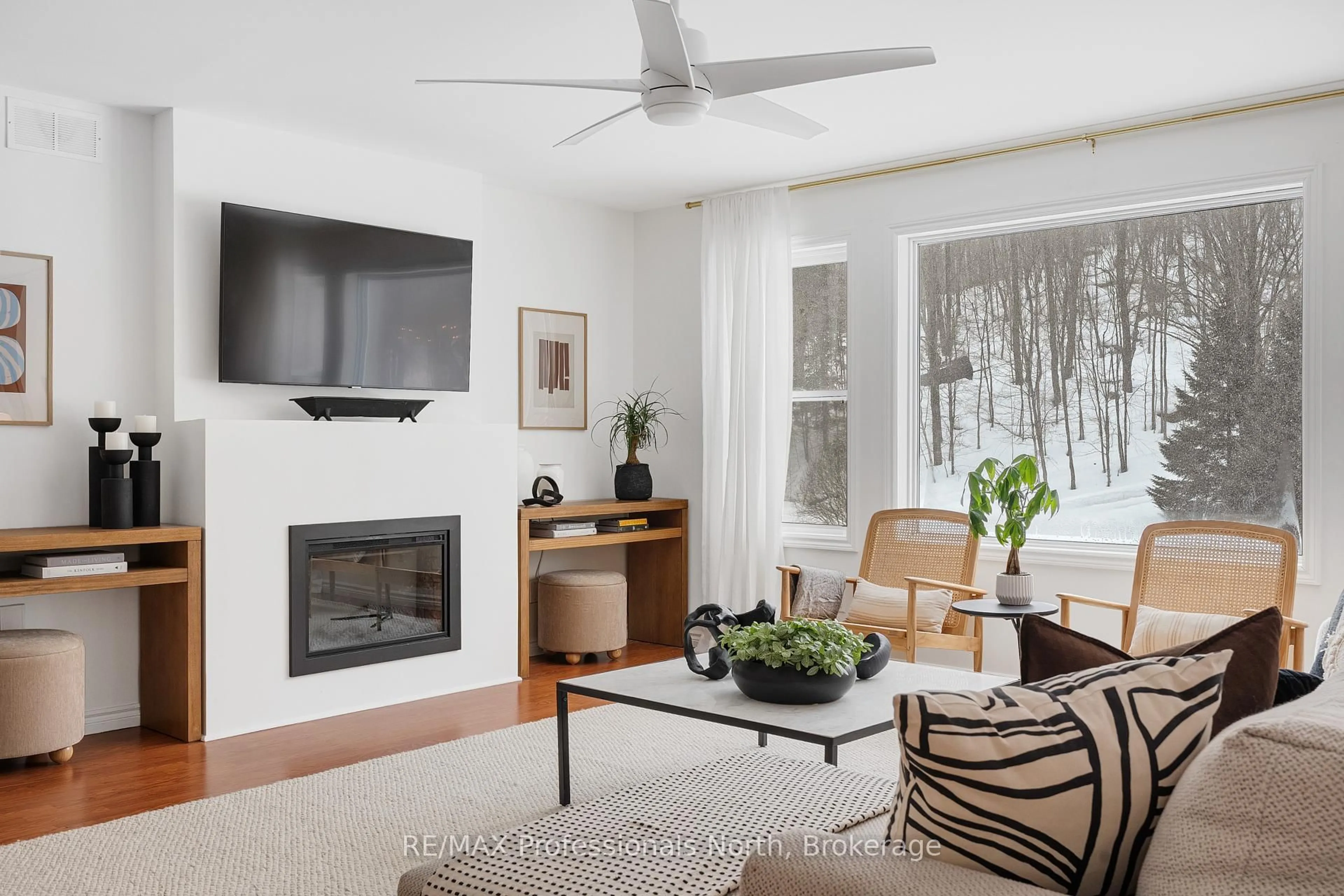Living room with furniture, unknown for 47 Farmcrest Ave, Dysart et al Ontario K0M 1S0