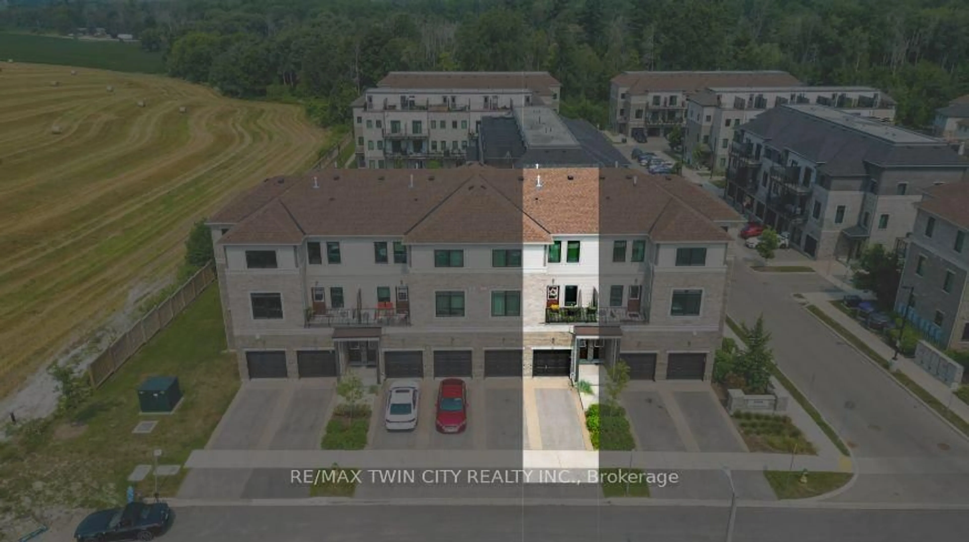 Blurry image for 107 Westra Dr #12, Guelph/Eramosa Ontario N1K 0A5