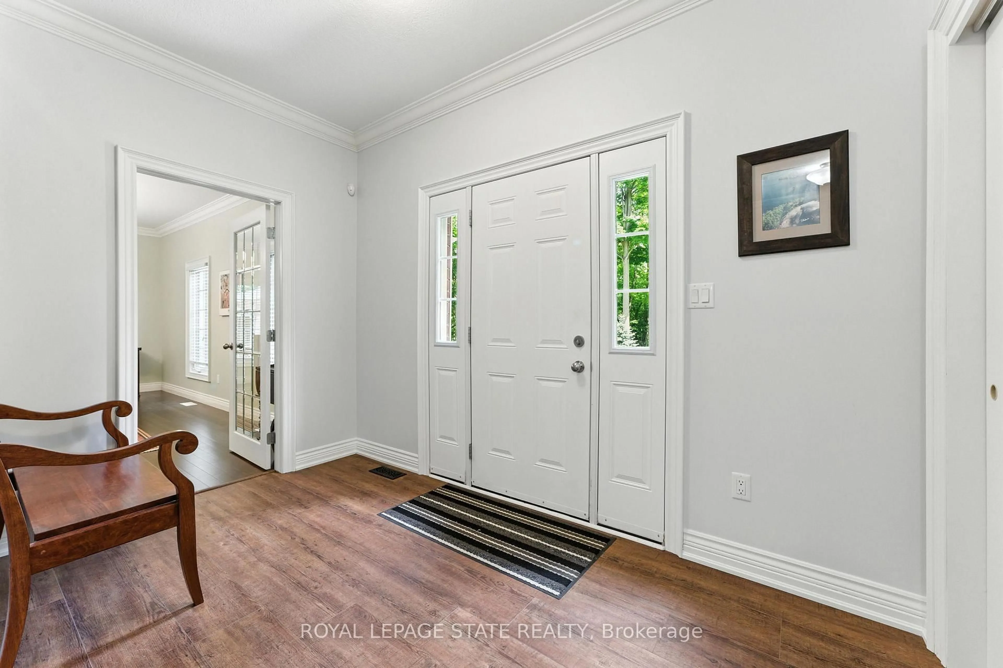Indoor entryway for 718 Field Rd, Hamilton Ontario L0R 1T0