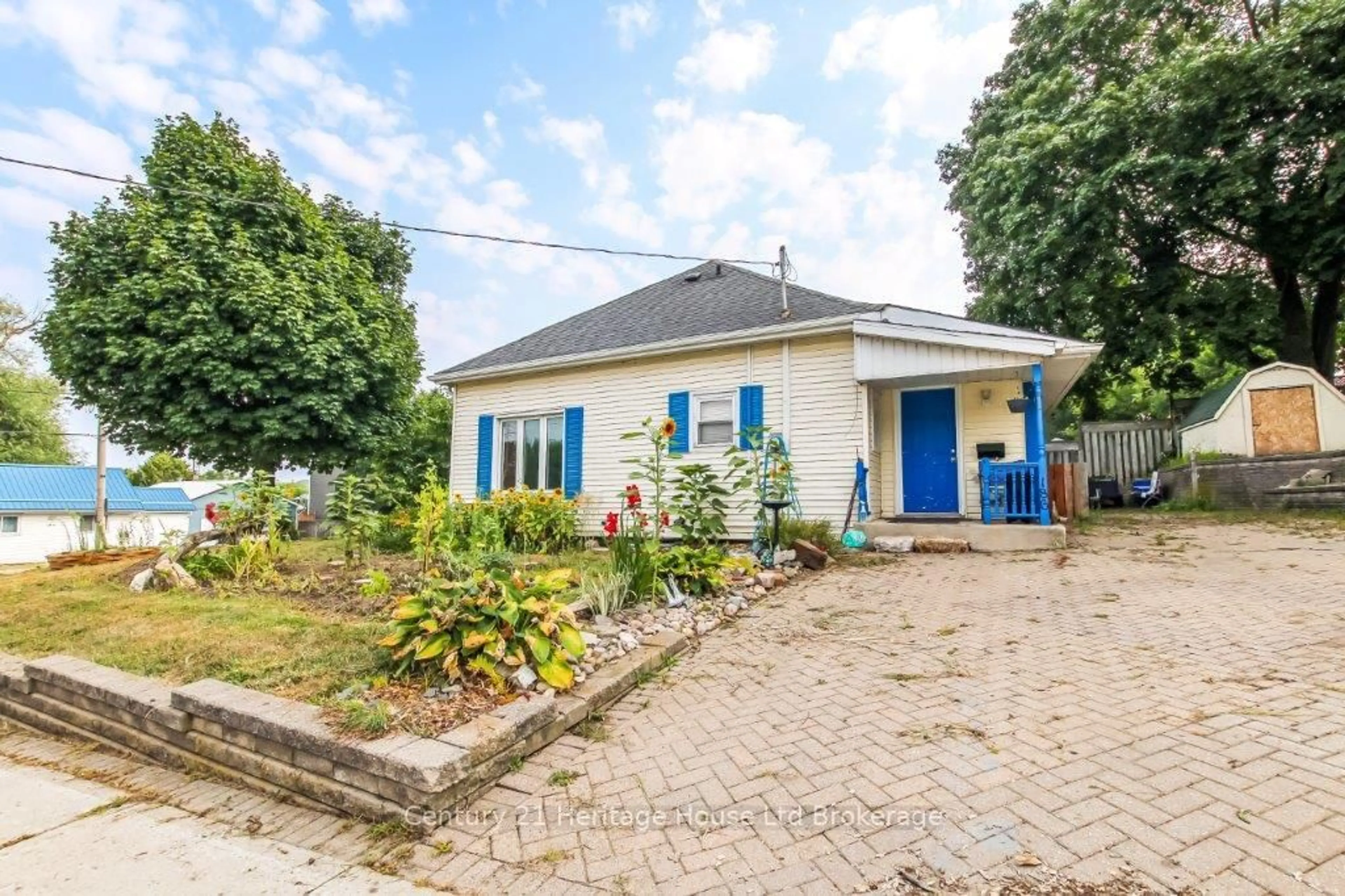Unknown for 186 Charles St, Ingersoll Ontario N5C 1K4