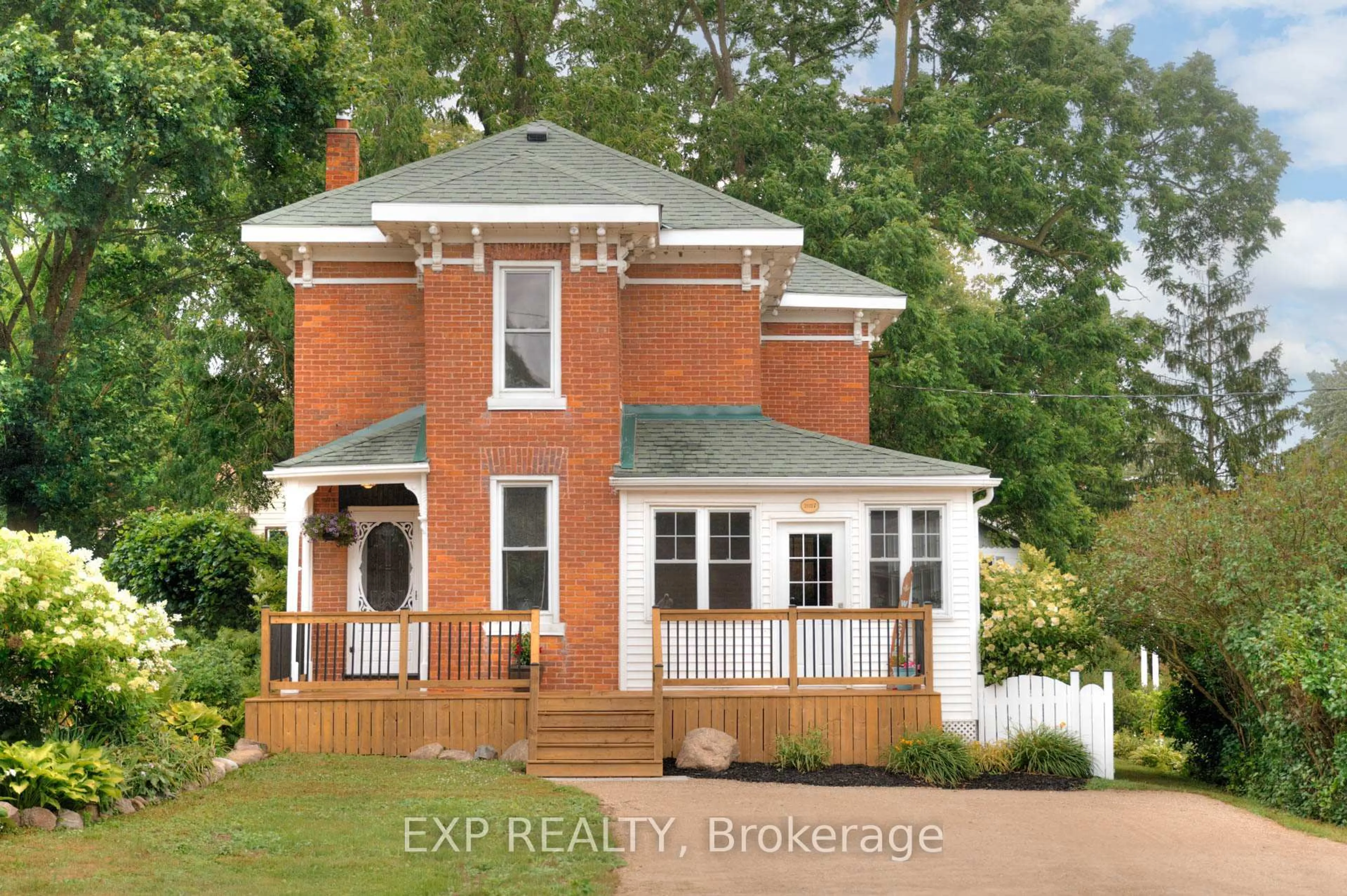 Home with brick exterior material, building for 2027 Victoria St, Howick Ontario N0G 1X0