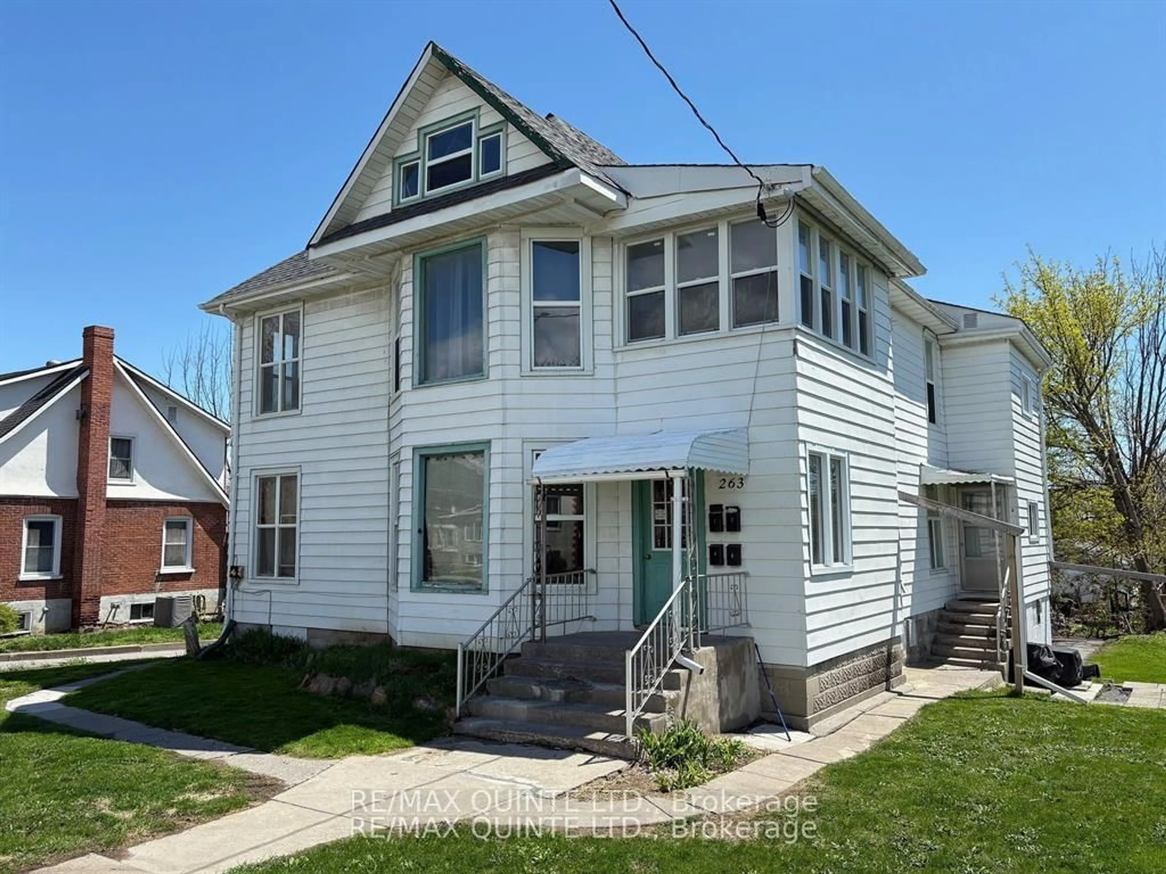 Home with vinyl exterior material, street for 263 Dundas St, Quinte West Ontario K8V 3R7
