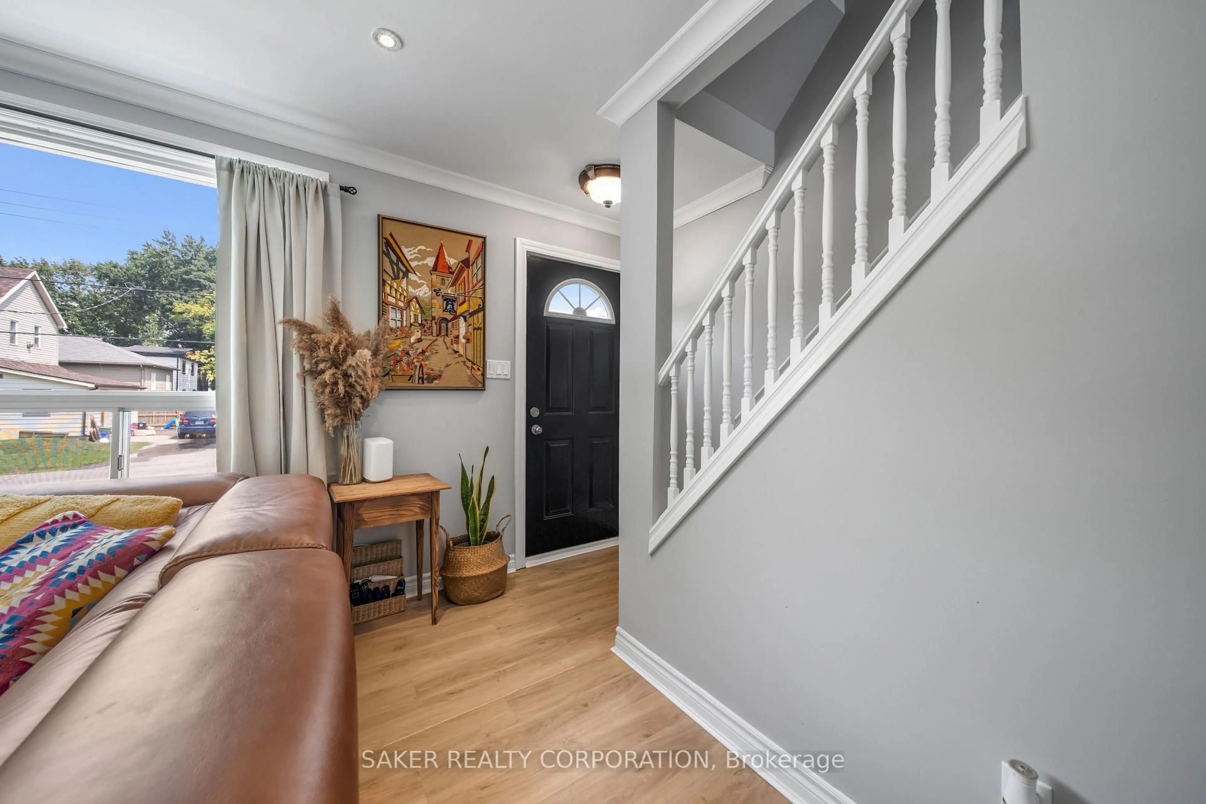 Indoor entryway for 142 Britannia Ave, London North Ontario N6H 2J5