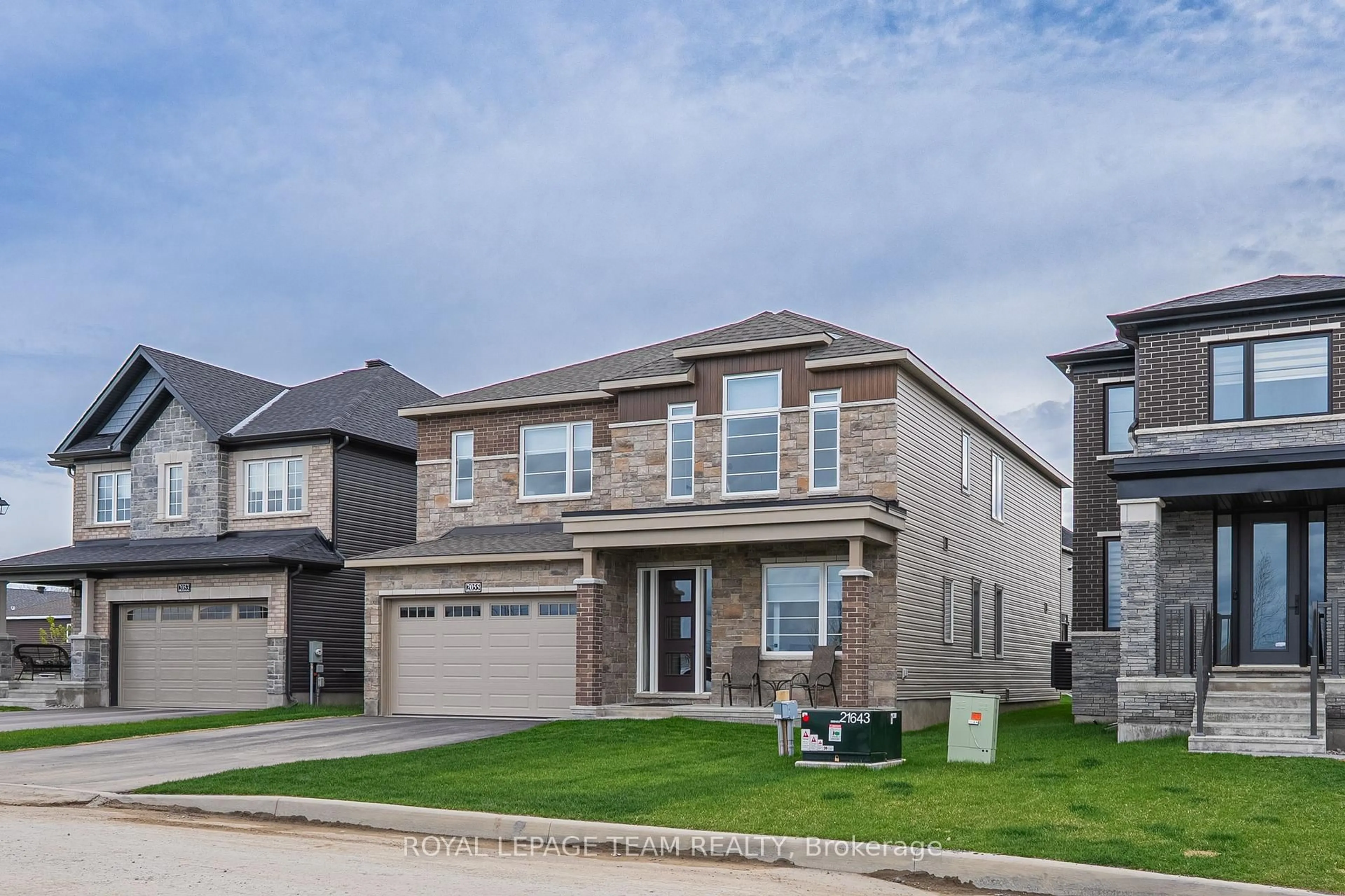 Home with brick exterior material, street for 2055 Wanderer Ave, Manotick Ontario K4M 0W9