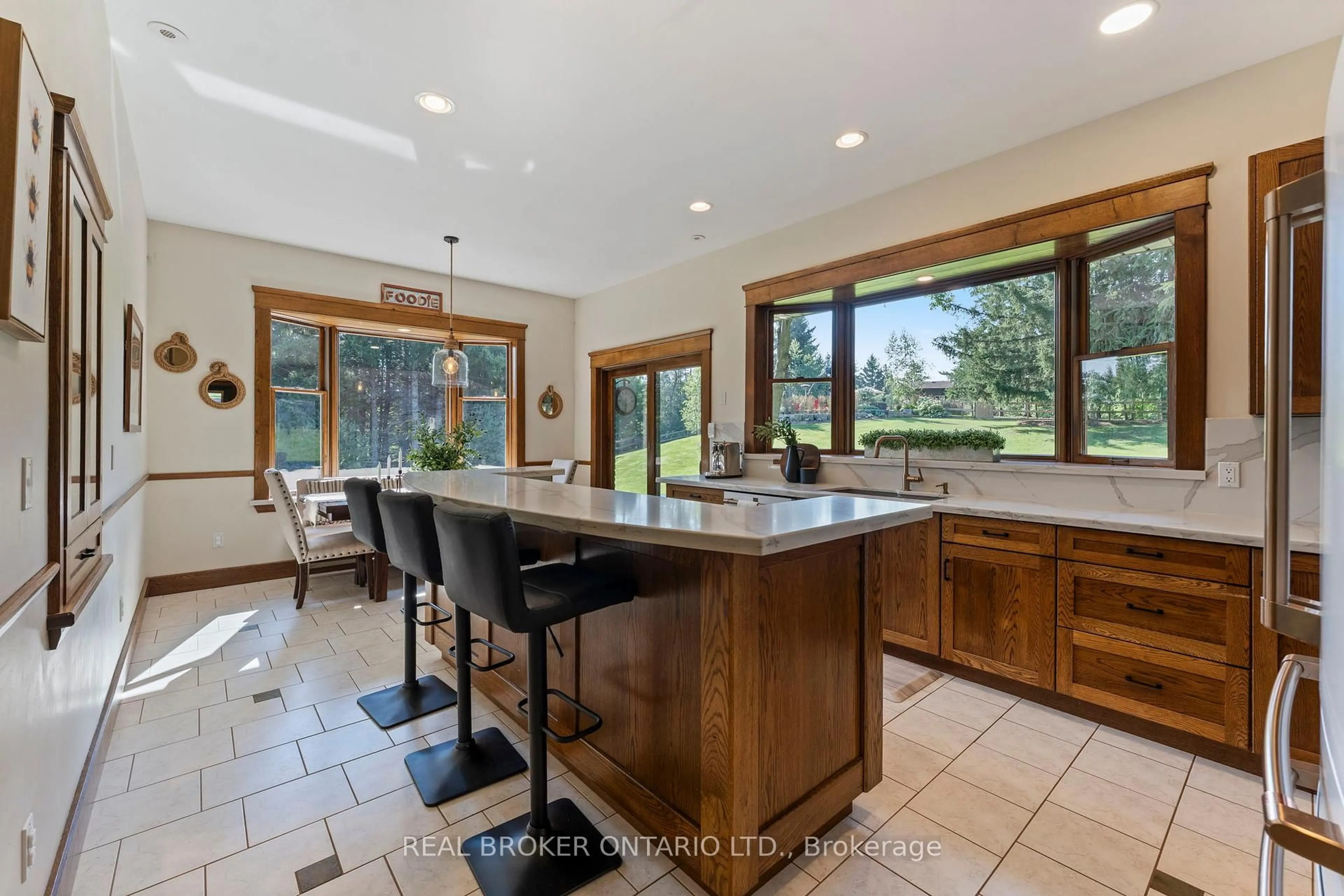 Open concept kitchen, ceramic/tile floor for 182 Governor's Rd Rd, Brant Ontario N3L 3E1