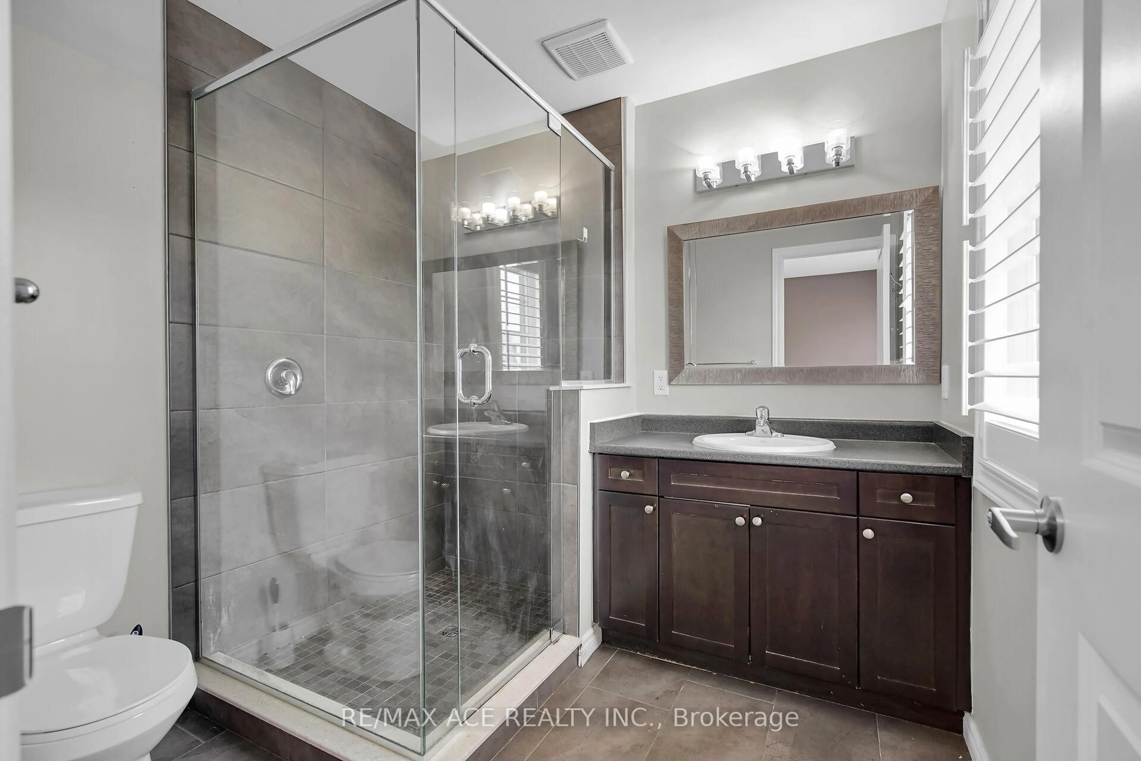 Contemporary bathroom, ceramic/tile floor for 2235 Blackwater Rd #72, London North Ontario N5X 0L8