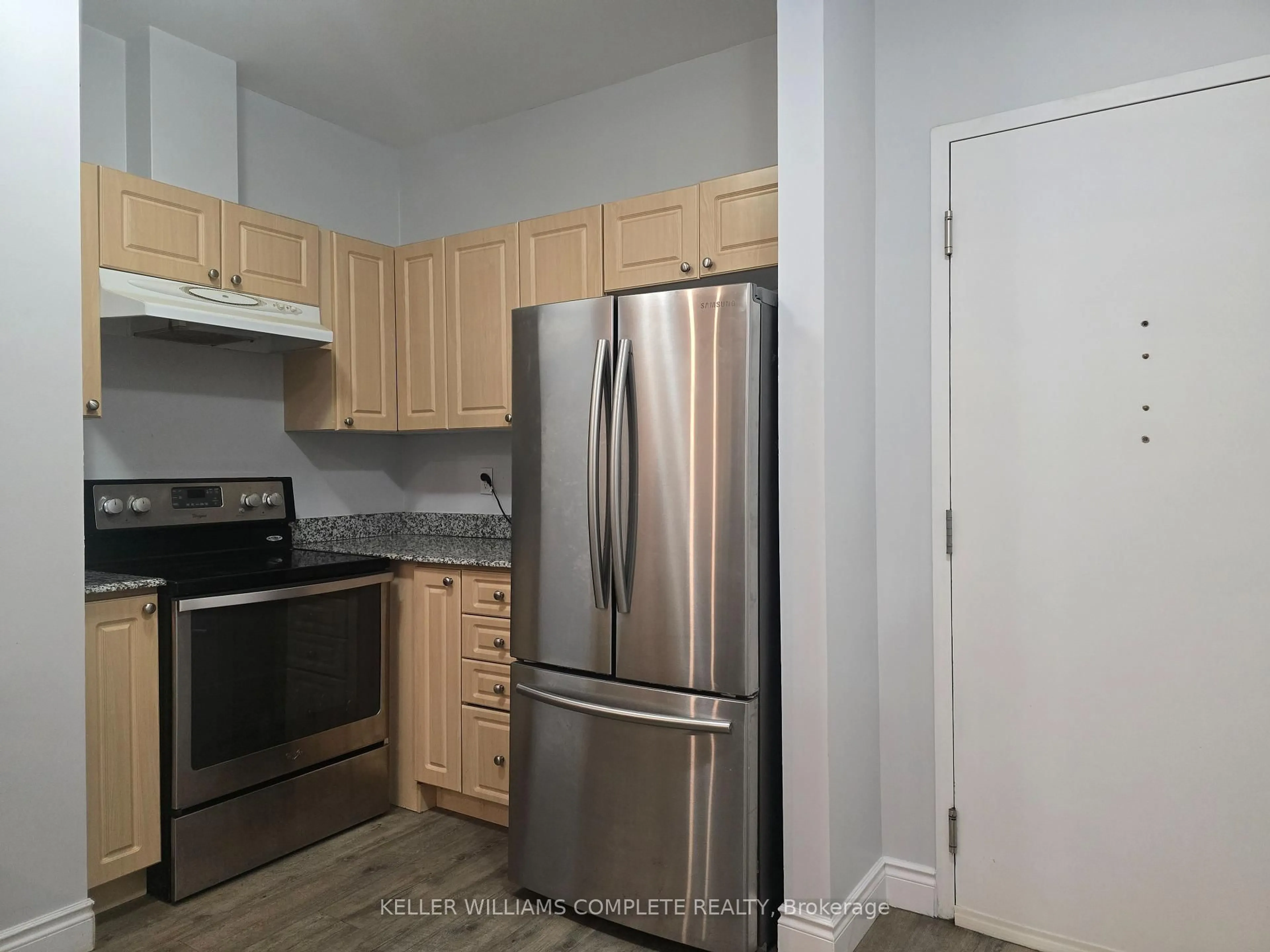 Standard kitchen, unknown for 135 James St #106, Hamilton Ontario L8P 2Z6