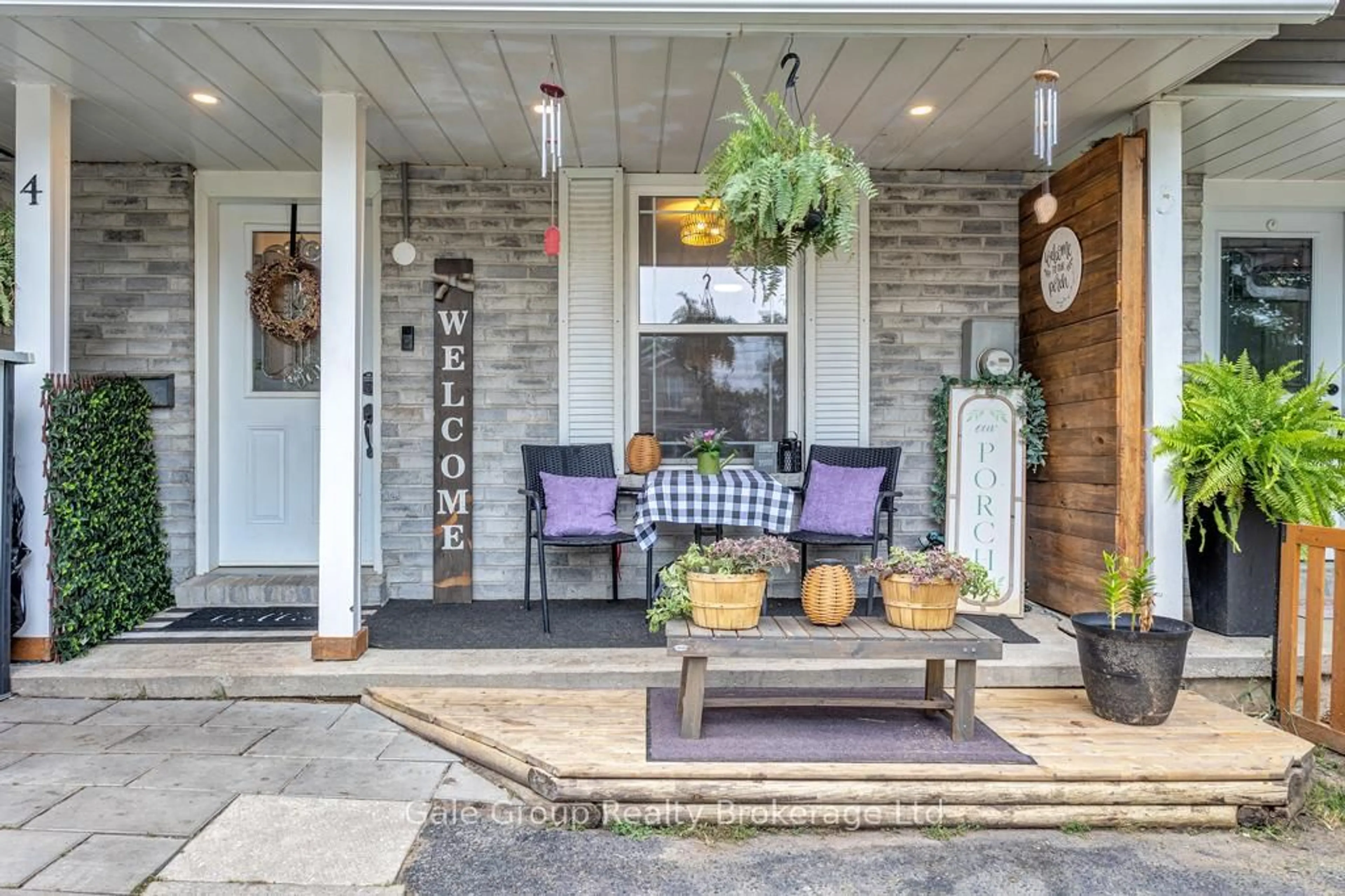 Indoor entryway for 39 BLANDFORD St #4, Woodstock Ontario N4S 7H7