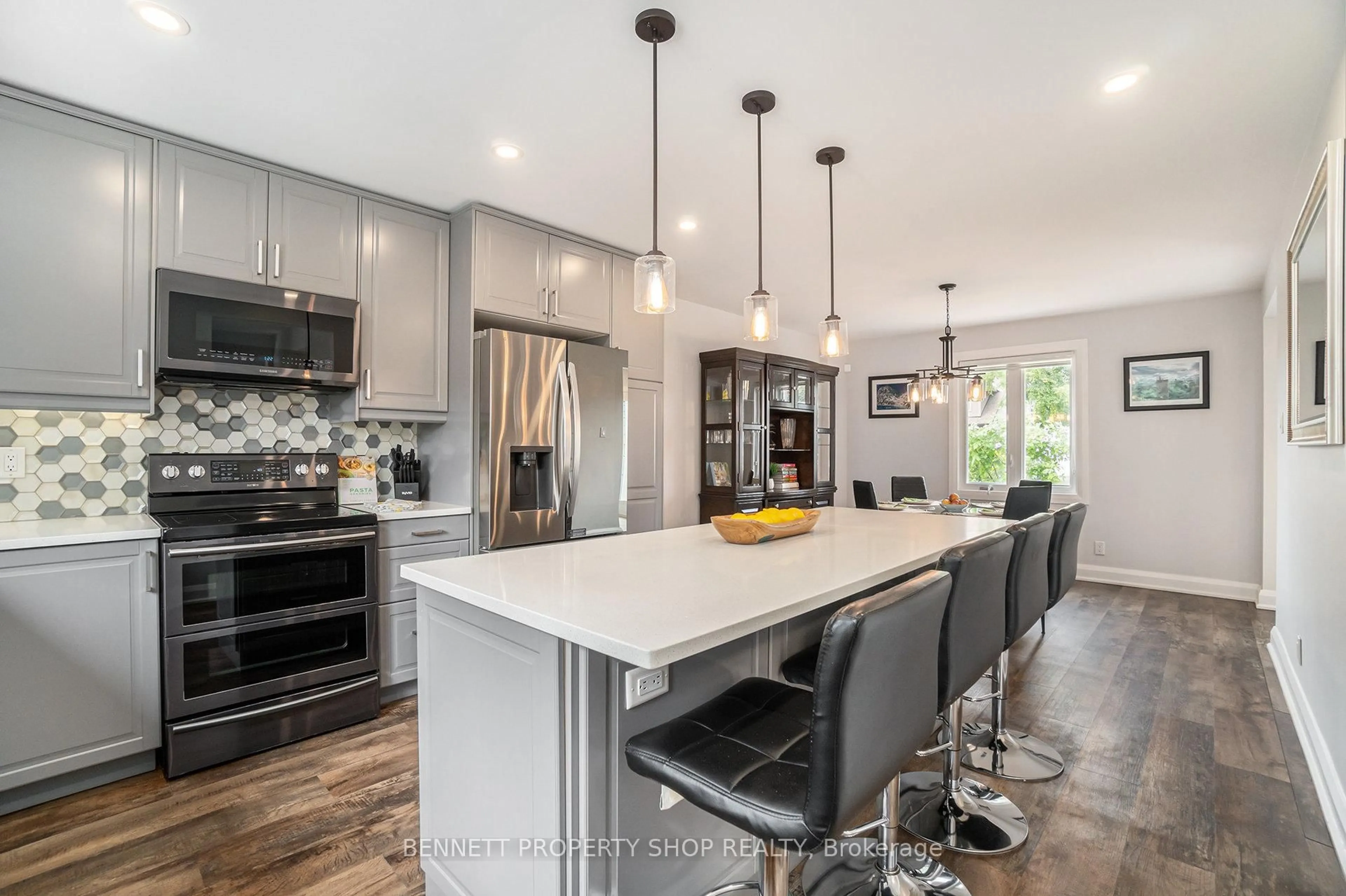 Open concept kitchen, unknown for 32 Norice St, Ottawa Ontario K2G 2X5