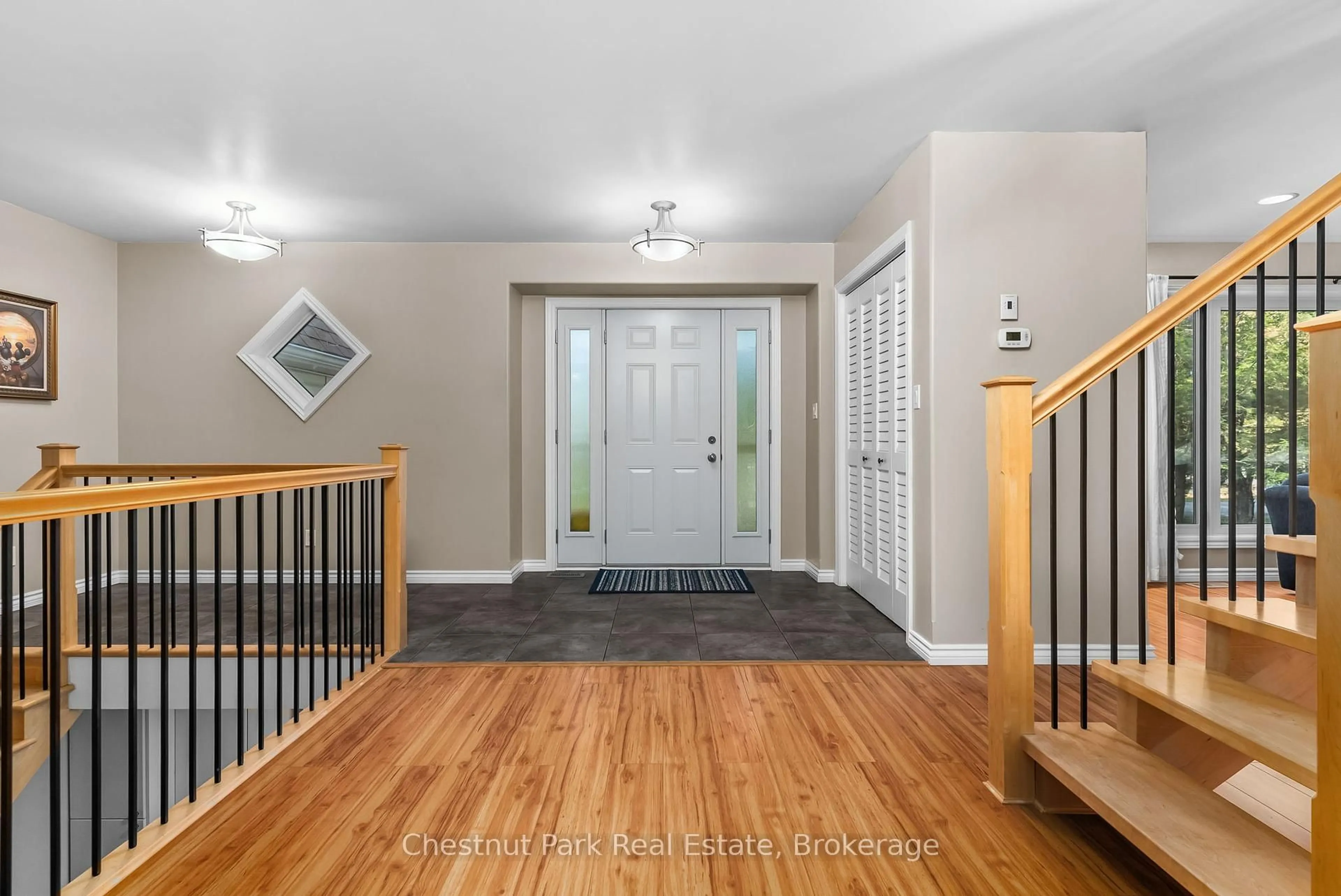 Indoor entryway for 3 Cormack Cres, Bracebridge Ontario P1L 1R3
