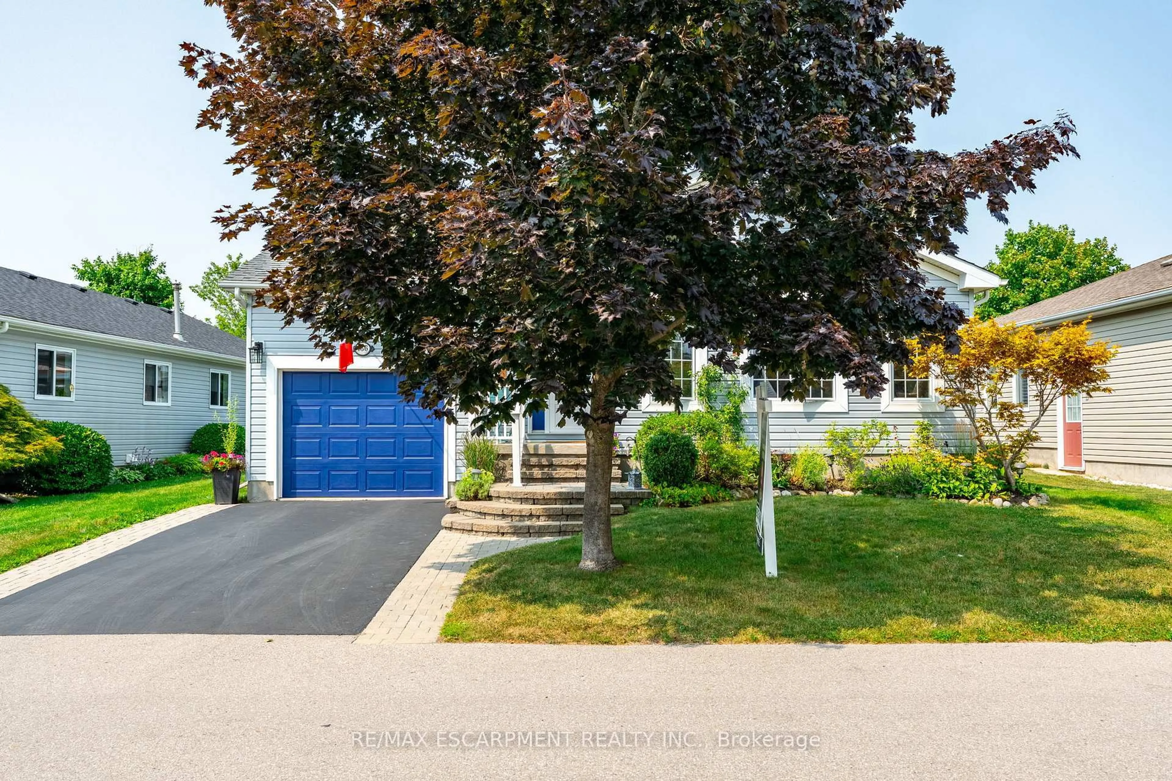 Unknown for 136 GLENARIFF Dr, Hamilton Ontario L8B 1A5