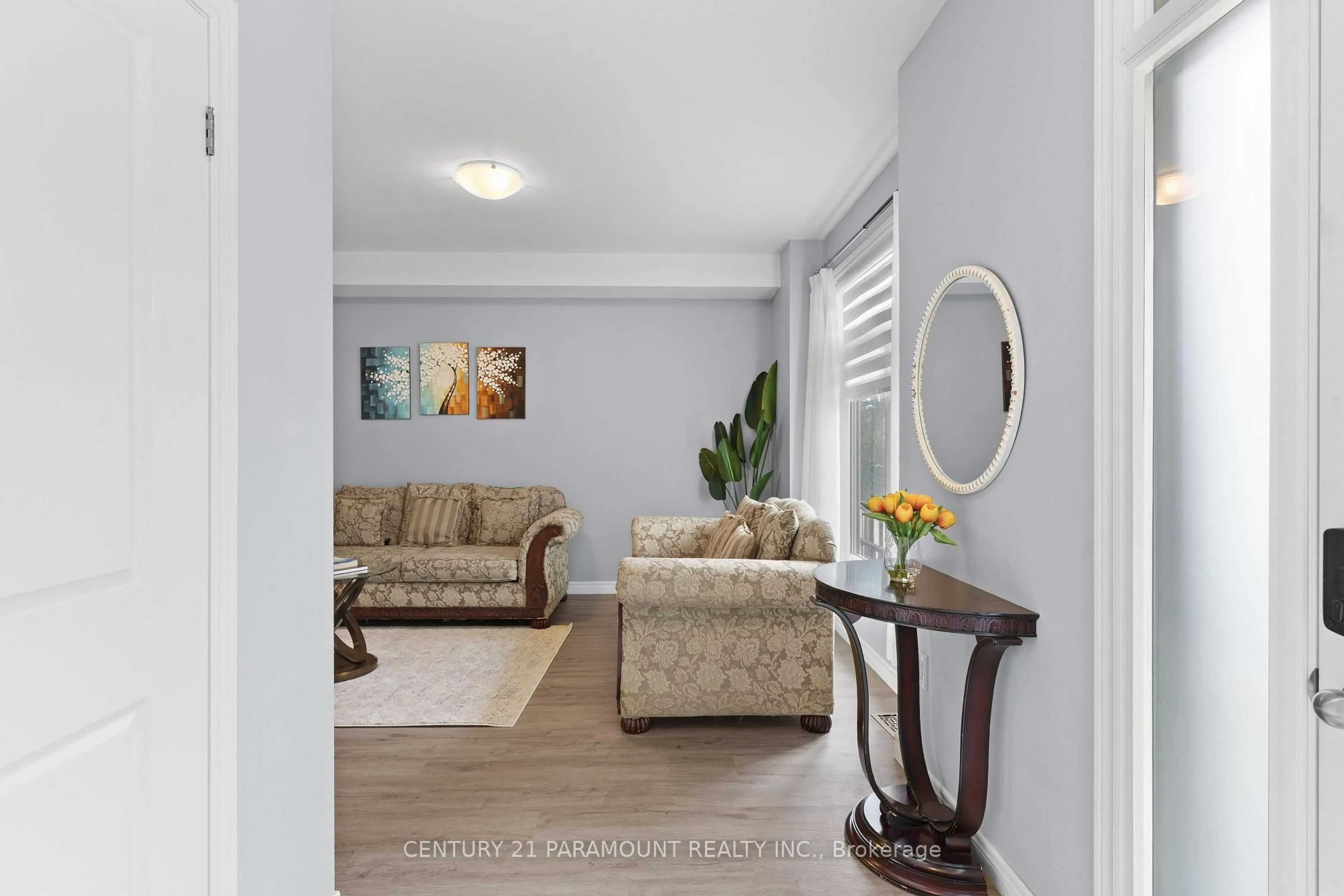 Living room with furniture, unknown for 153 Summersides Blvd, Pelham Ontario L0S 1E6