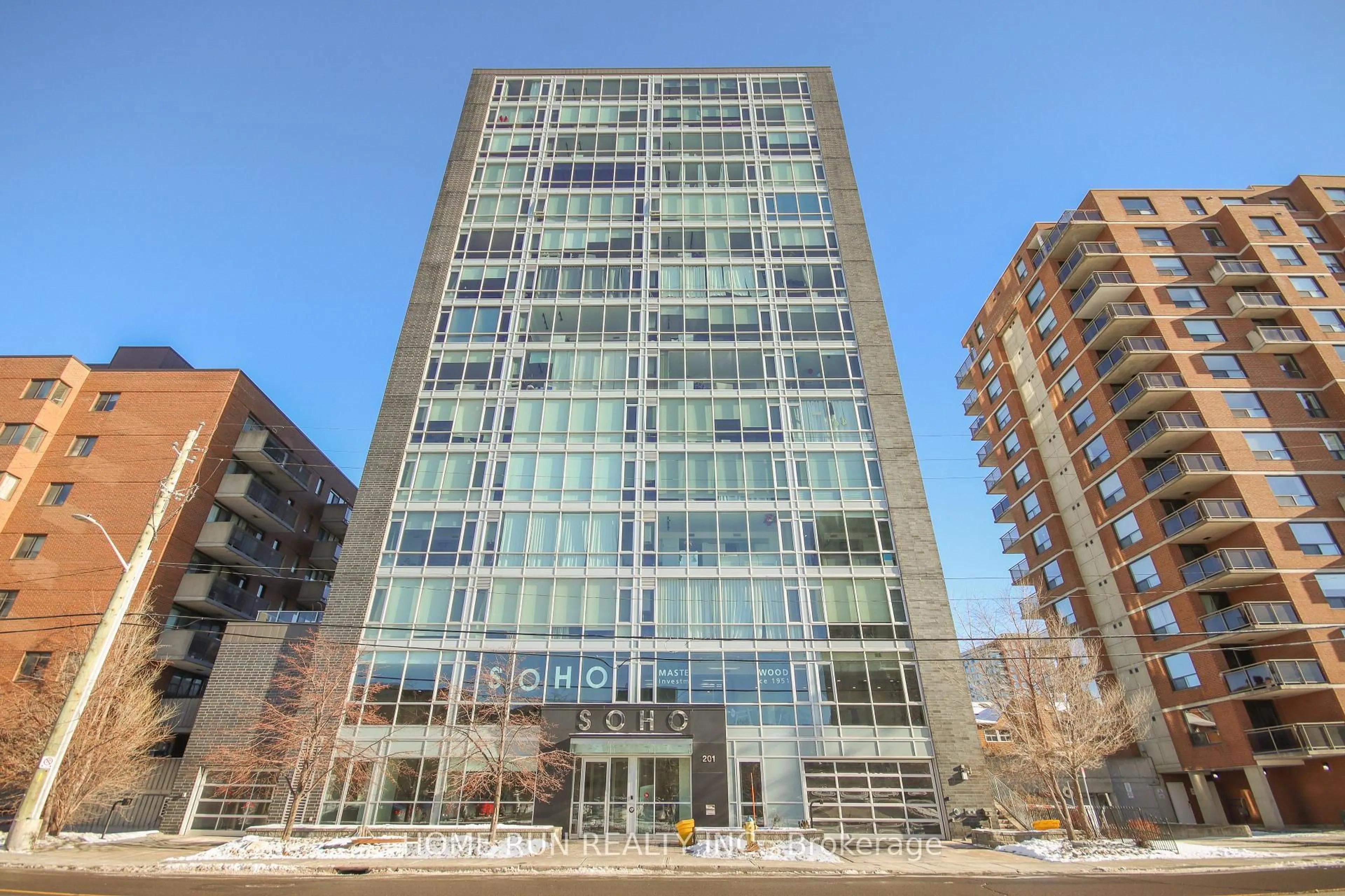 Indoor foyer for 201 PARKDALE Ave #805, Ottawa Ontario K1Y 1E8