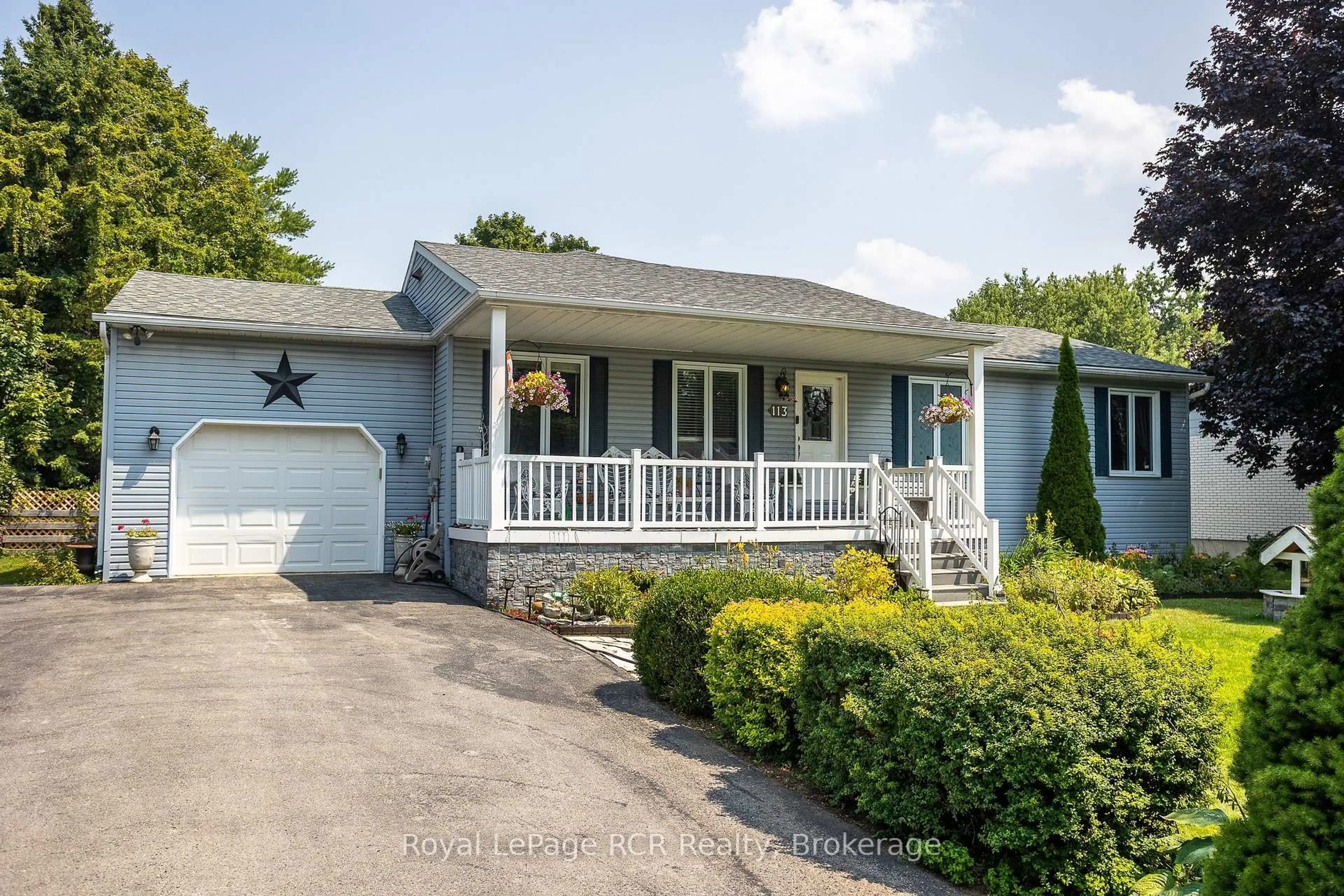 Home with vinyl exterior material, street for 113 Glenwood Pl, West Grey Ontario N0C 1H0