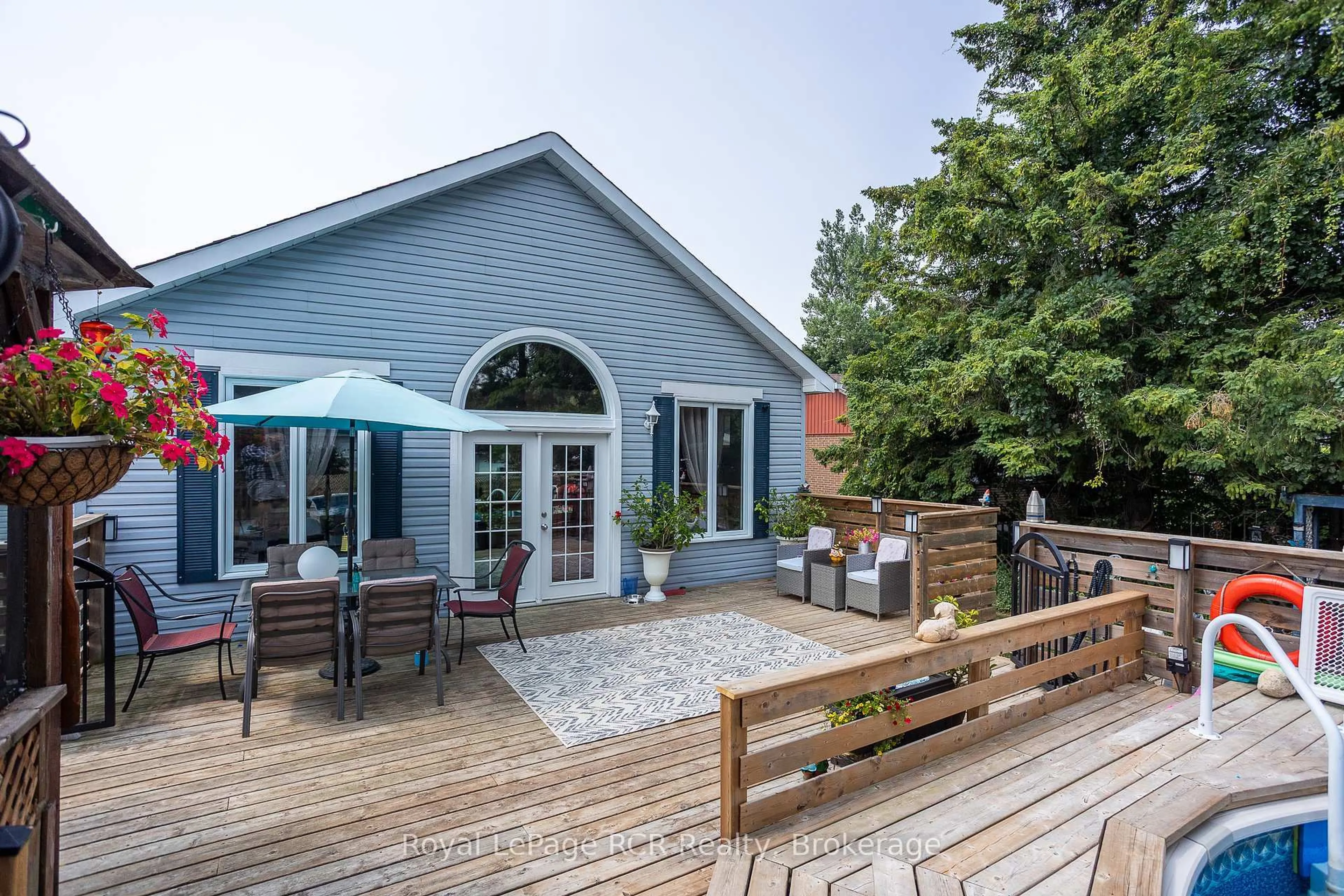 Patio, water/lake/river/ocean view for 113 Glenwood Pl, West Grey Ontario N0C 1H0