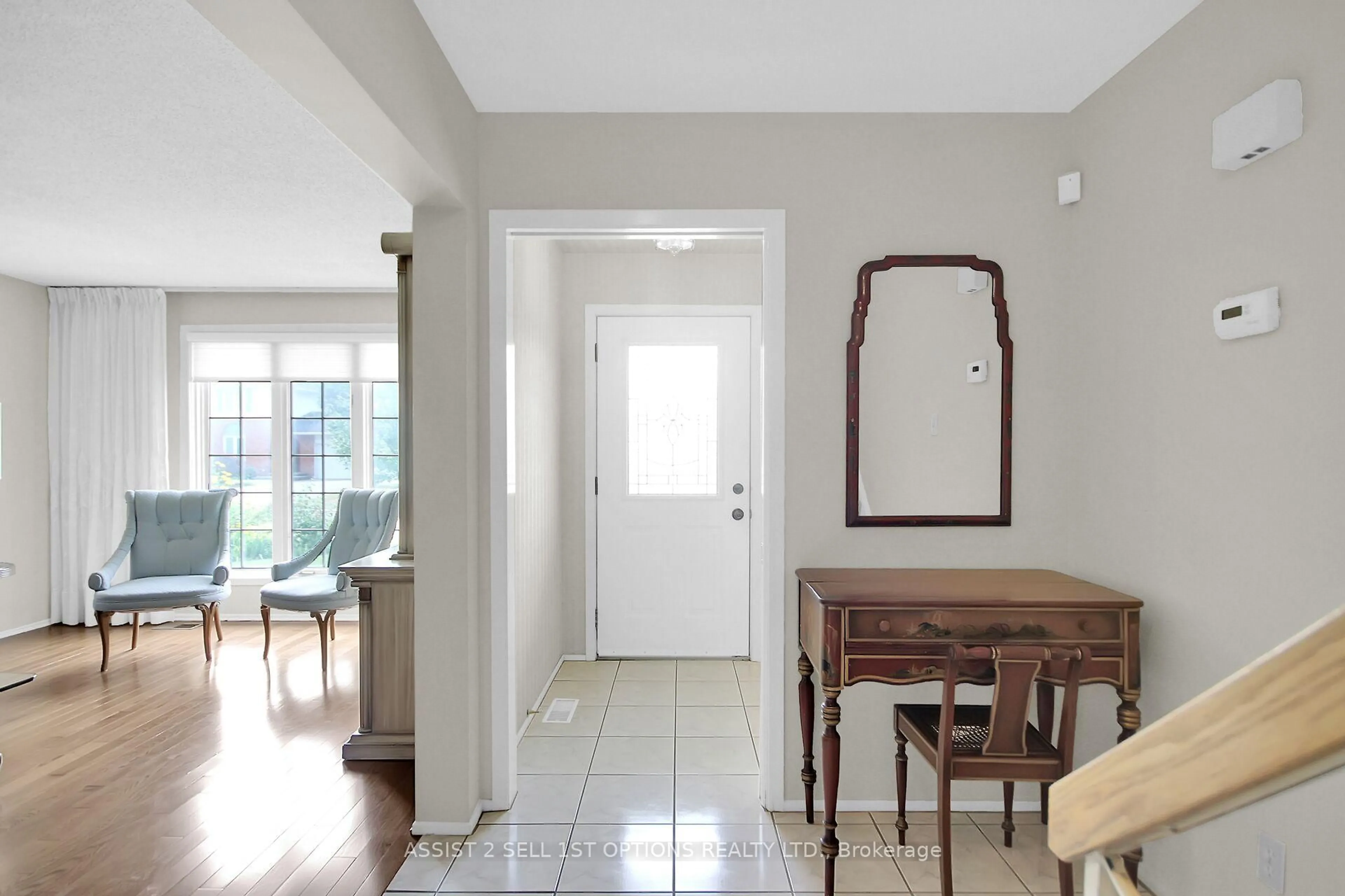 Indoor entryway for 38 Ardell Grve, Ottawa Ontario K2G 4G4