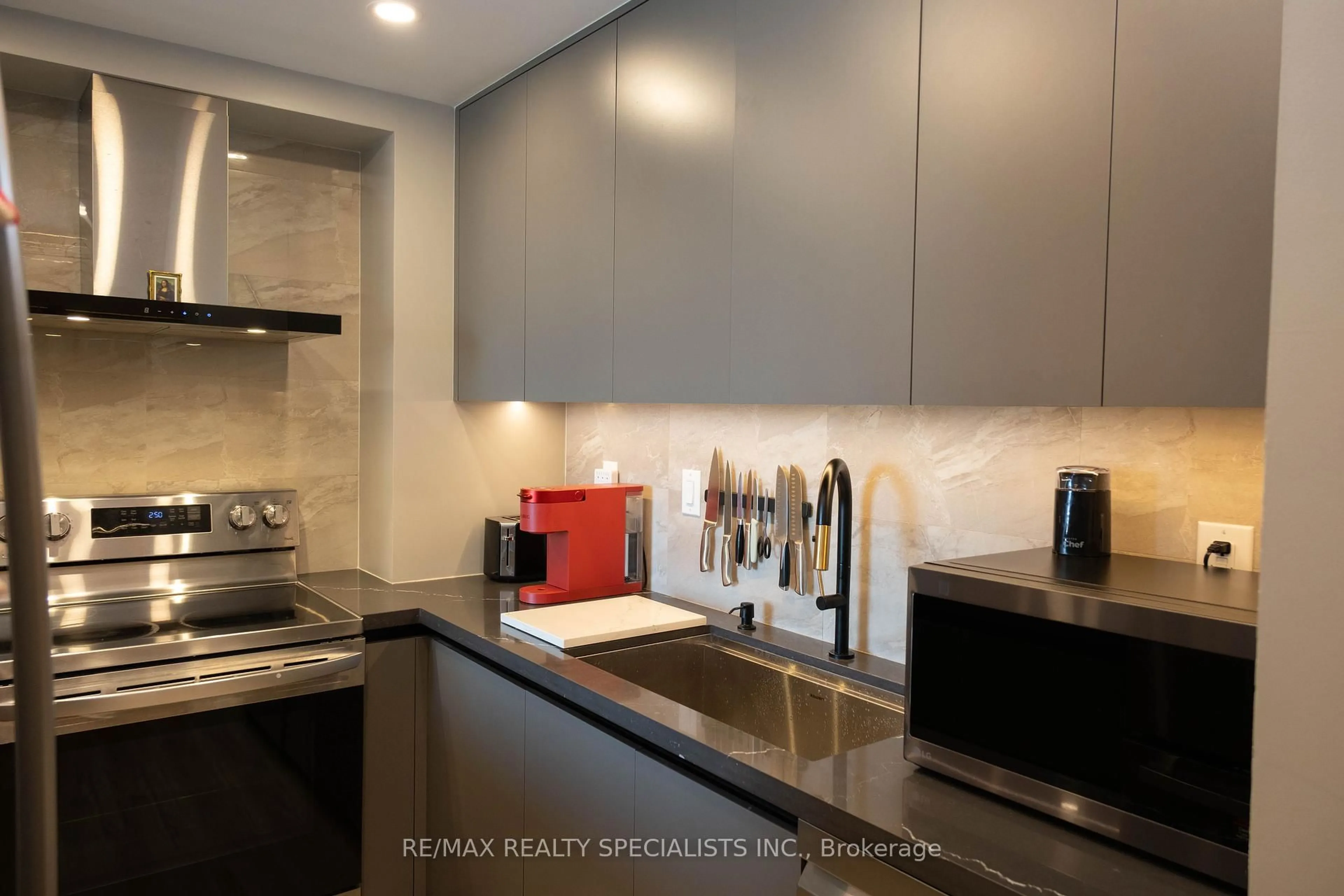 Standard kitchen, unknown for 222 Jackson St #802, Hamilton Ontario L8P 4S5