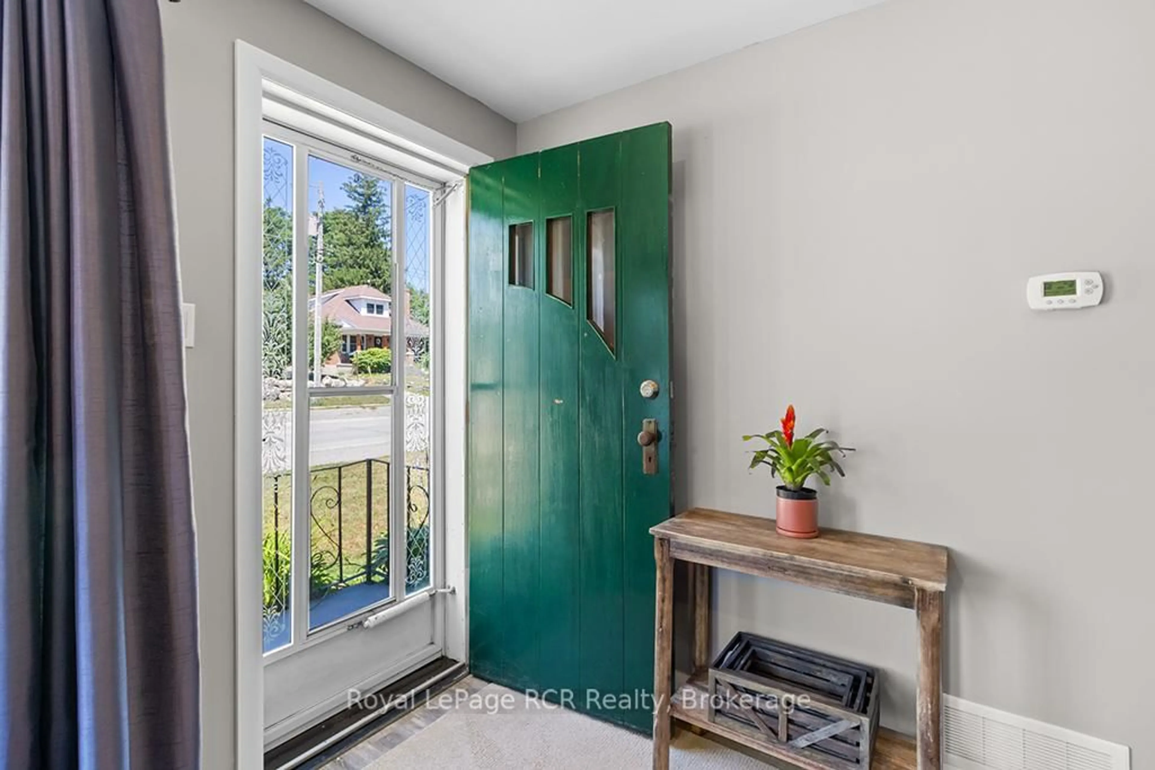 Indoor entryway for 102016 Grey Road 5 Rd, Georgian Bluffs Ontario N4K 5N5