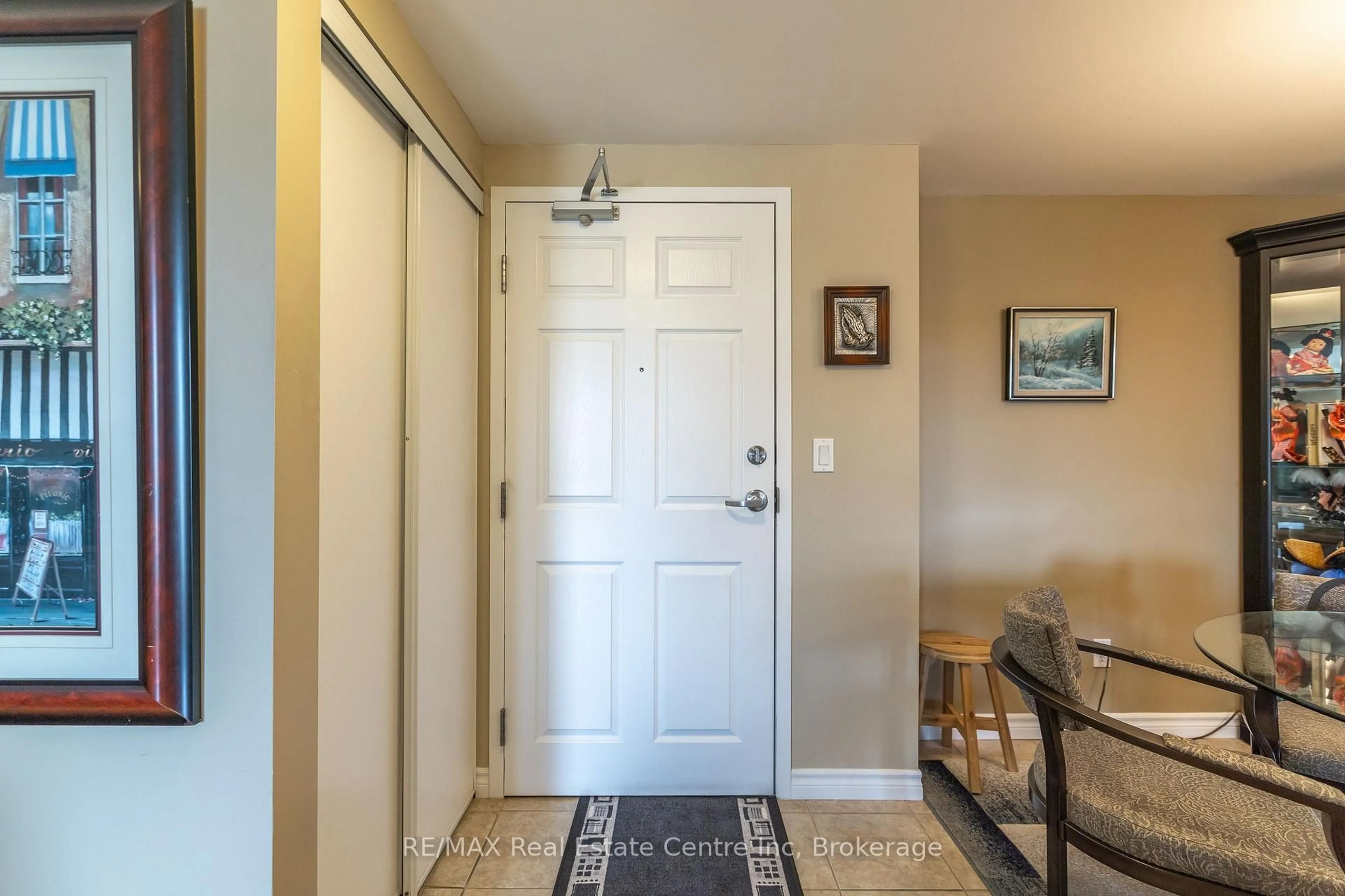 Indoor entryway for 645 St David St #413, Centre Wellington Ontario N1M 0A9