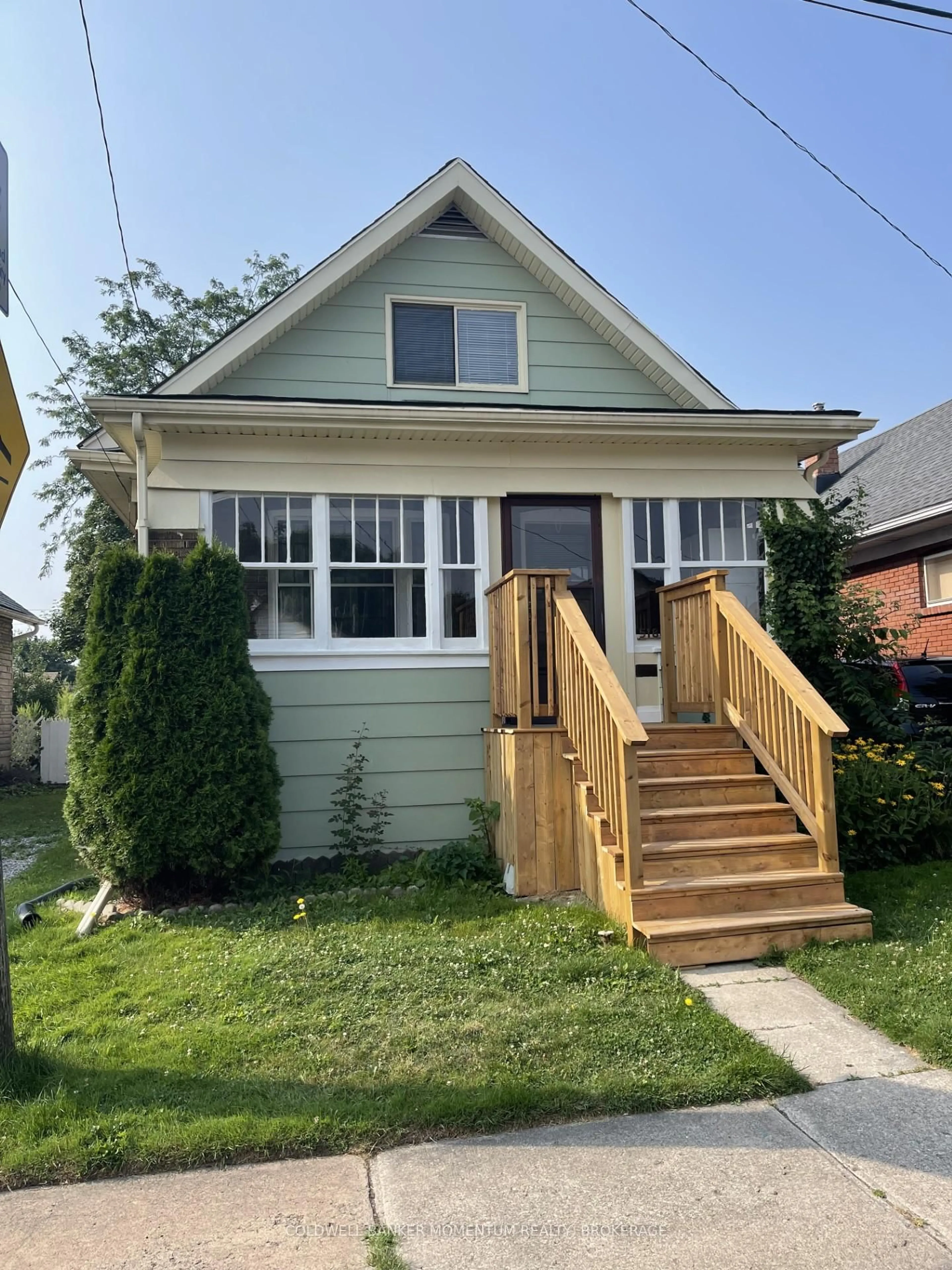 Home with vinyl exterior material, street for 5188 Huron St, Niagara Falls Ontario L2E 2K1