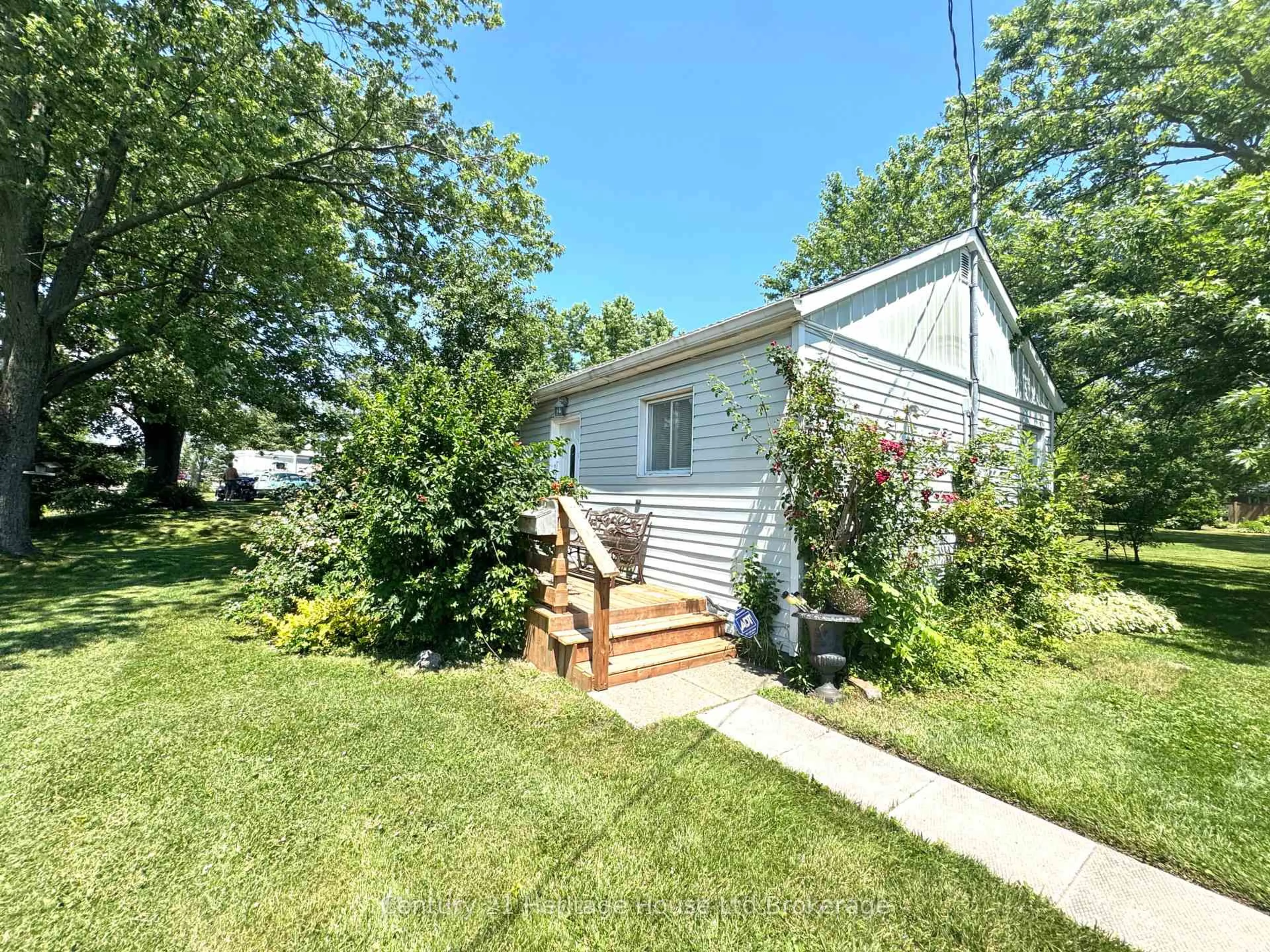 Unknown for 369 Riverside Dr, Welland Ontario L3C 5E7