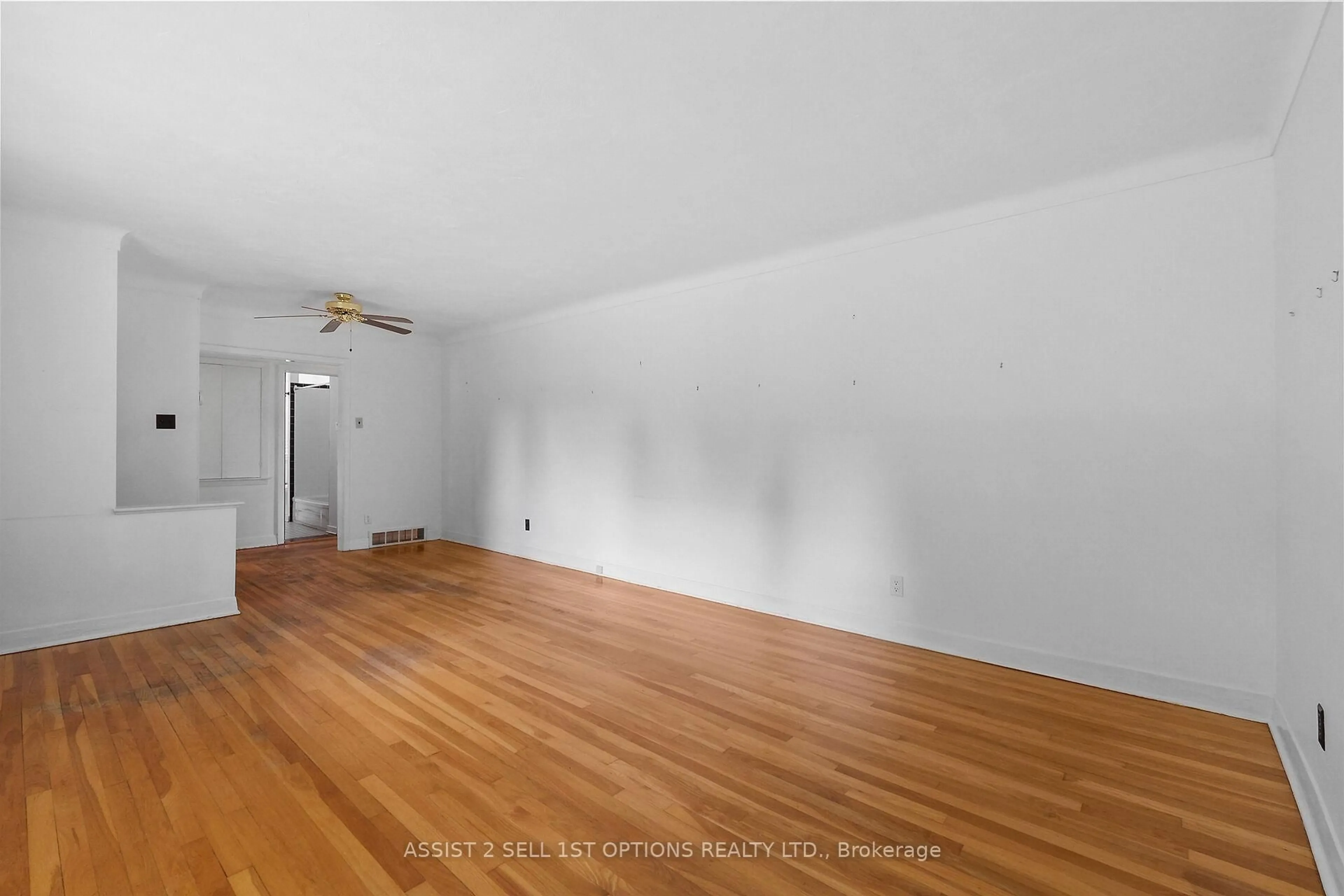 A pic of a room for 527 Penhill Ave, Ottawa Ontario K1G 0V5