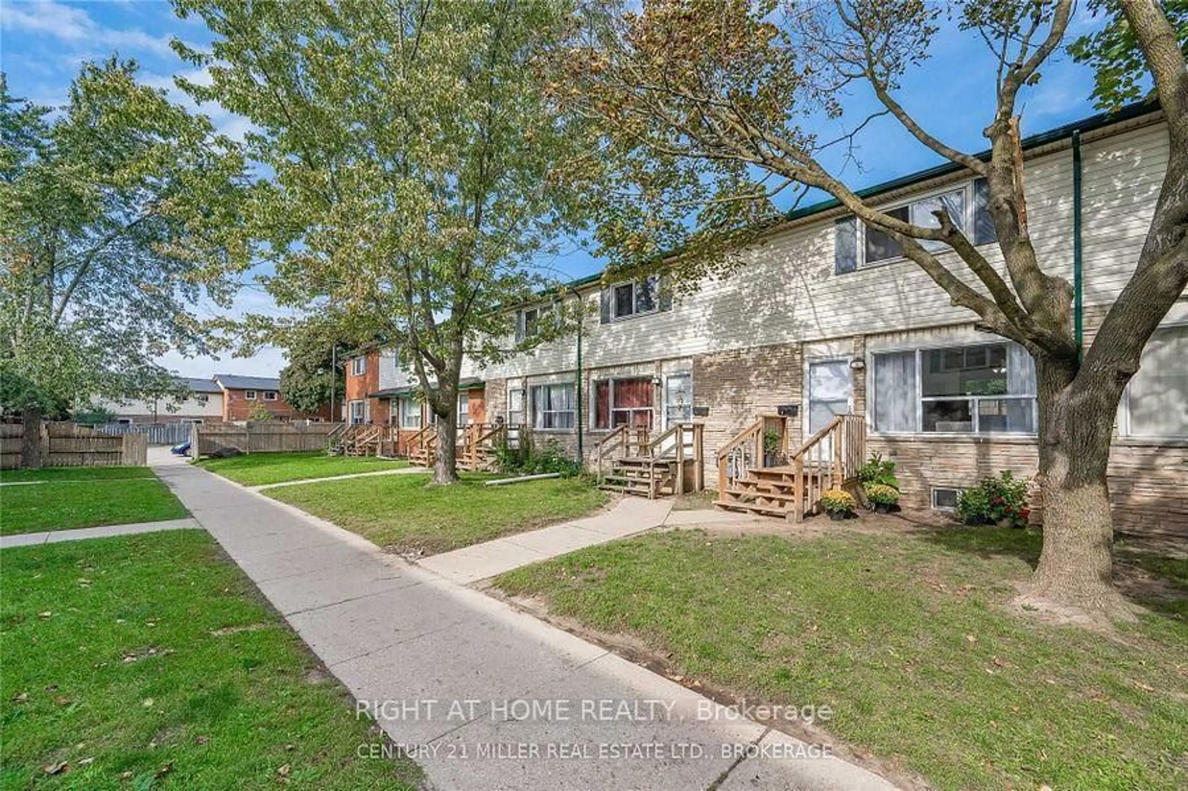 Patio, street for 164 Jansen Ave, Kitchener Ontario N2A 2L7