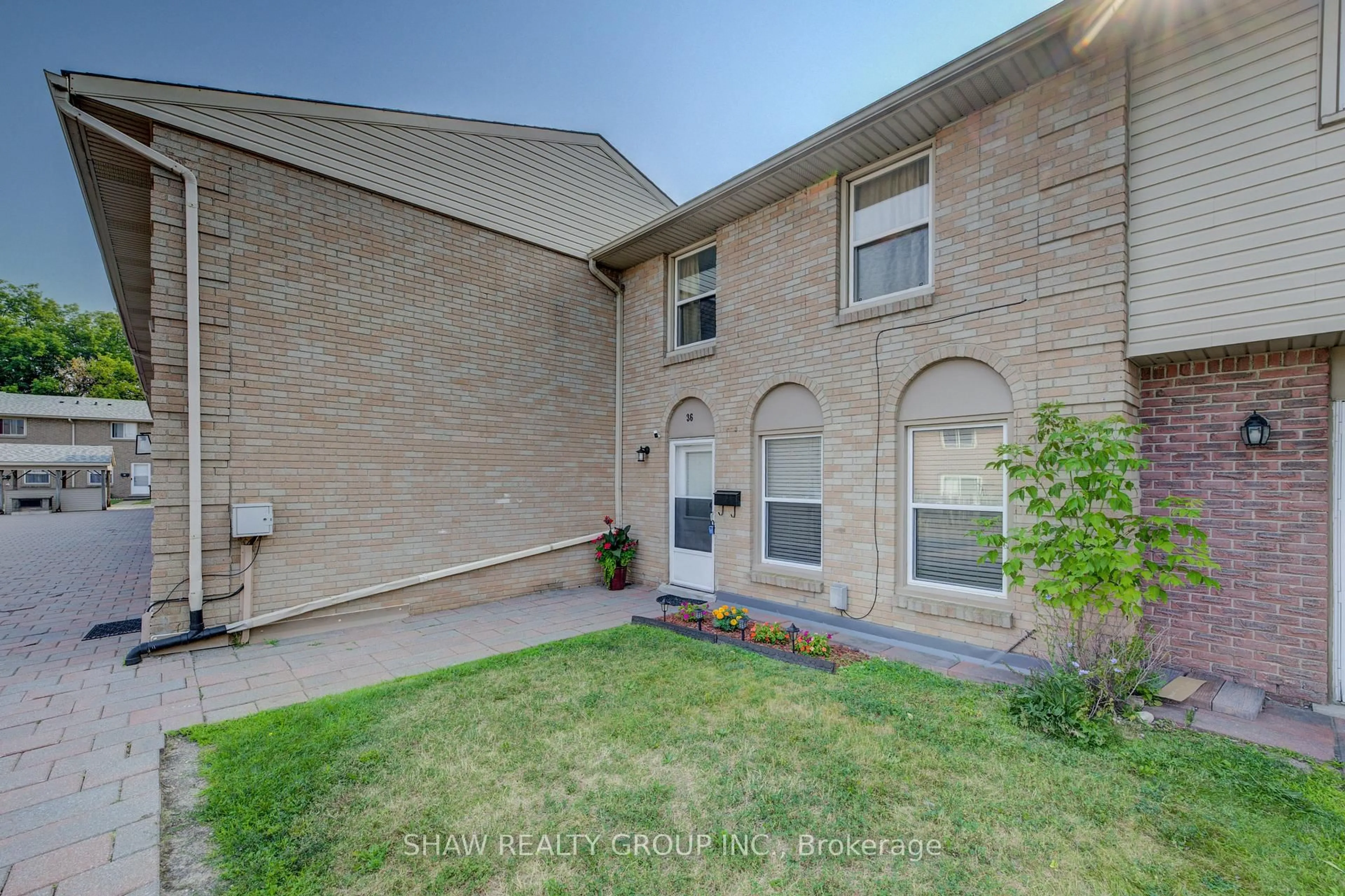 Unknown for 293 Fairway Rd #36, Kitchener Ontario N2A 2P1