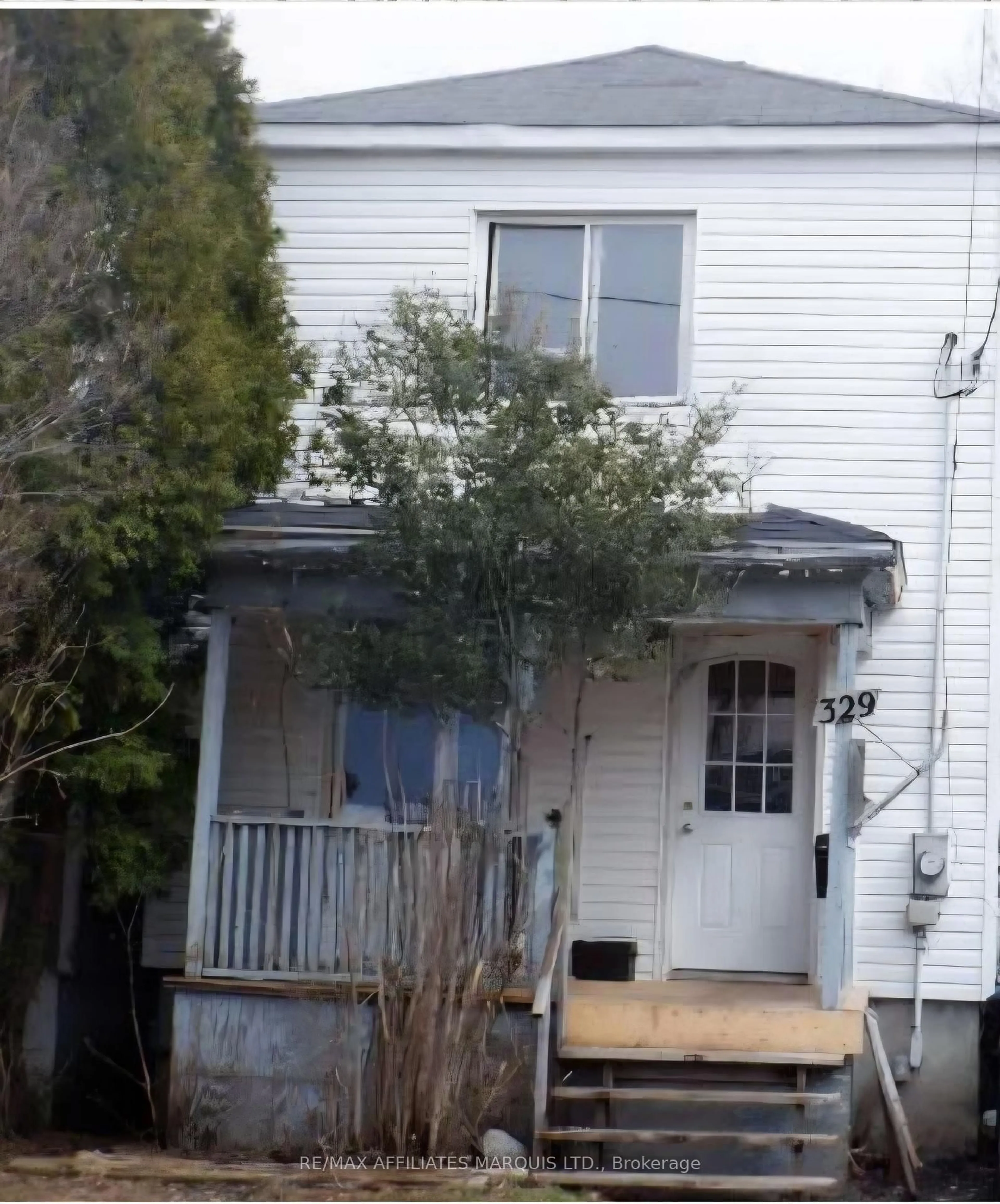 Unknown for 329 Carleton St, Cornwall Ontario K6H 4X6