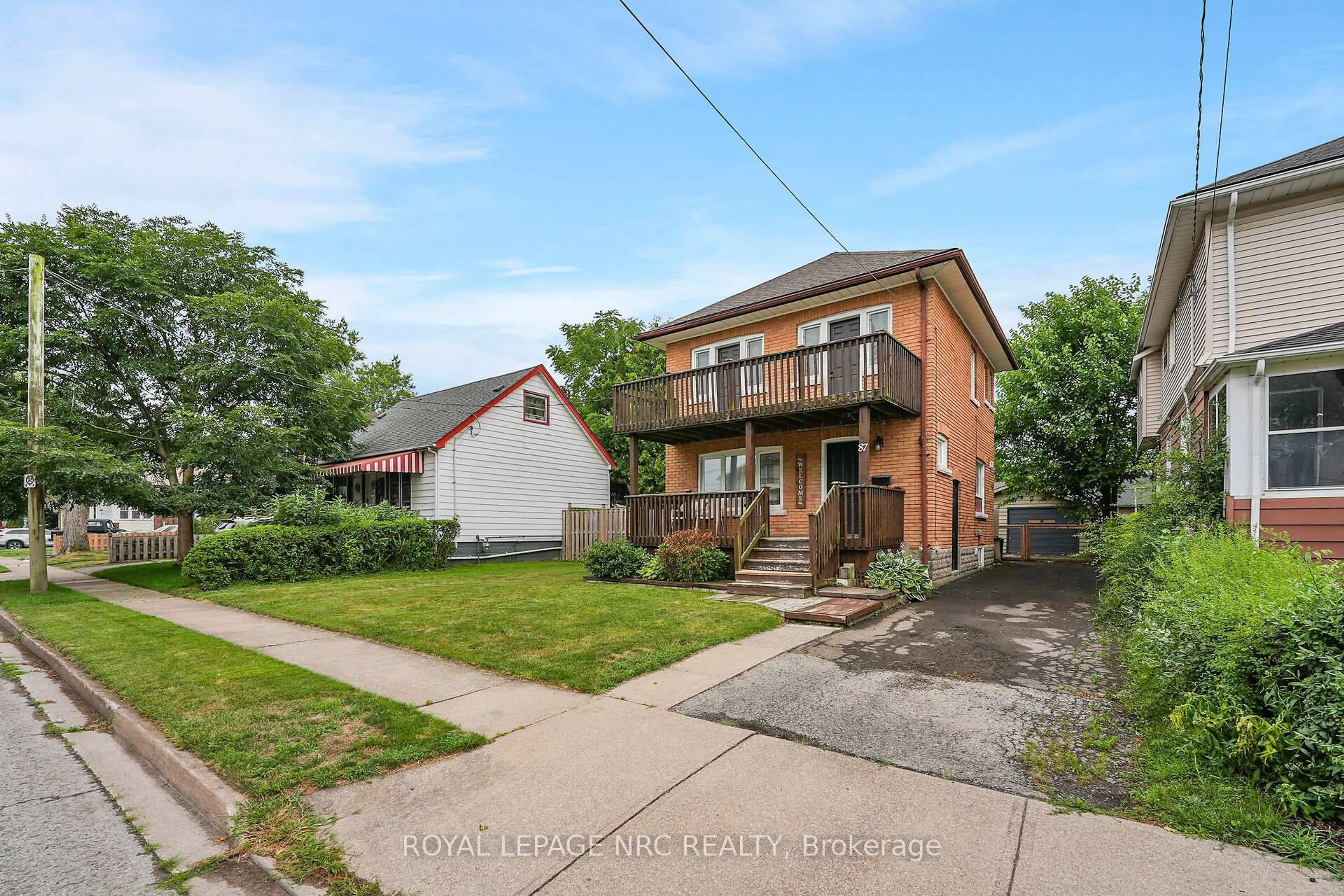 Home with brick exterior material, street for 87 Oakland Ave, Welland Ontario L3C 2B9