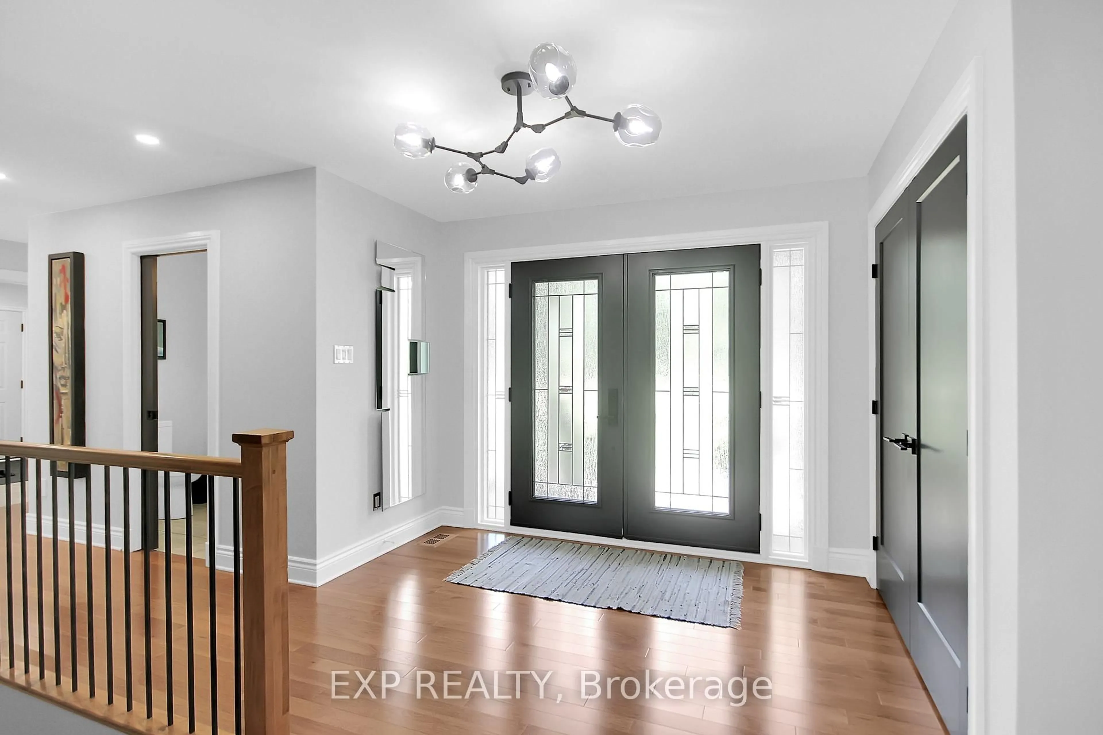 Indoor entryway for 6202 Deermeadow Dr, Ottawa Ontario K4P 1M9