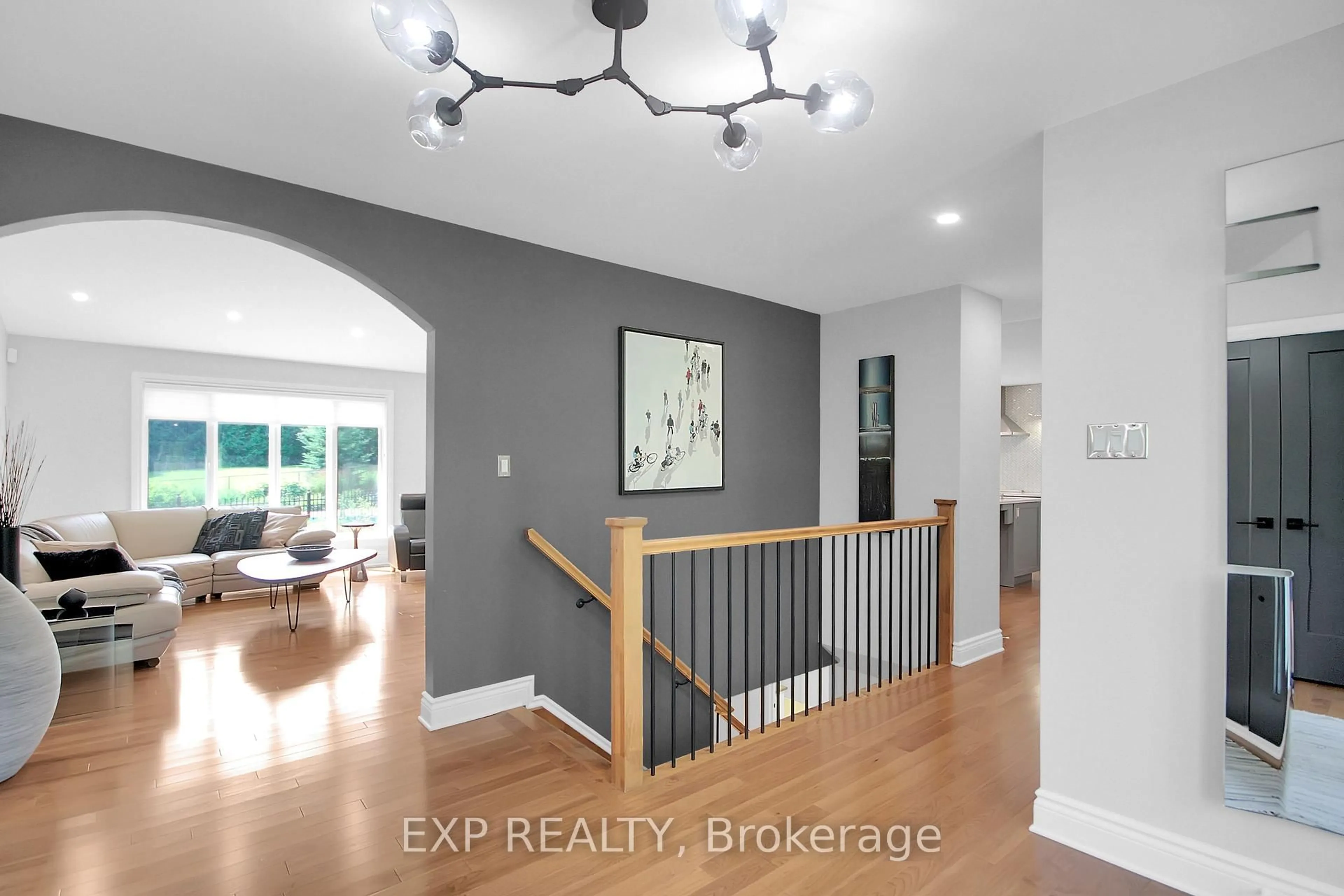 Indoor entryway for 6202 Deermeadow Dr, Ottawa Ontario K4P 1M9