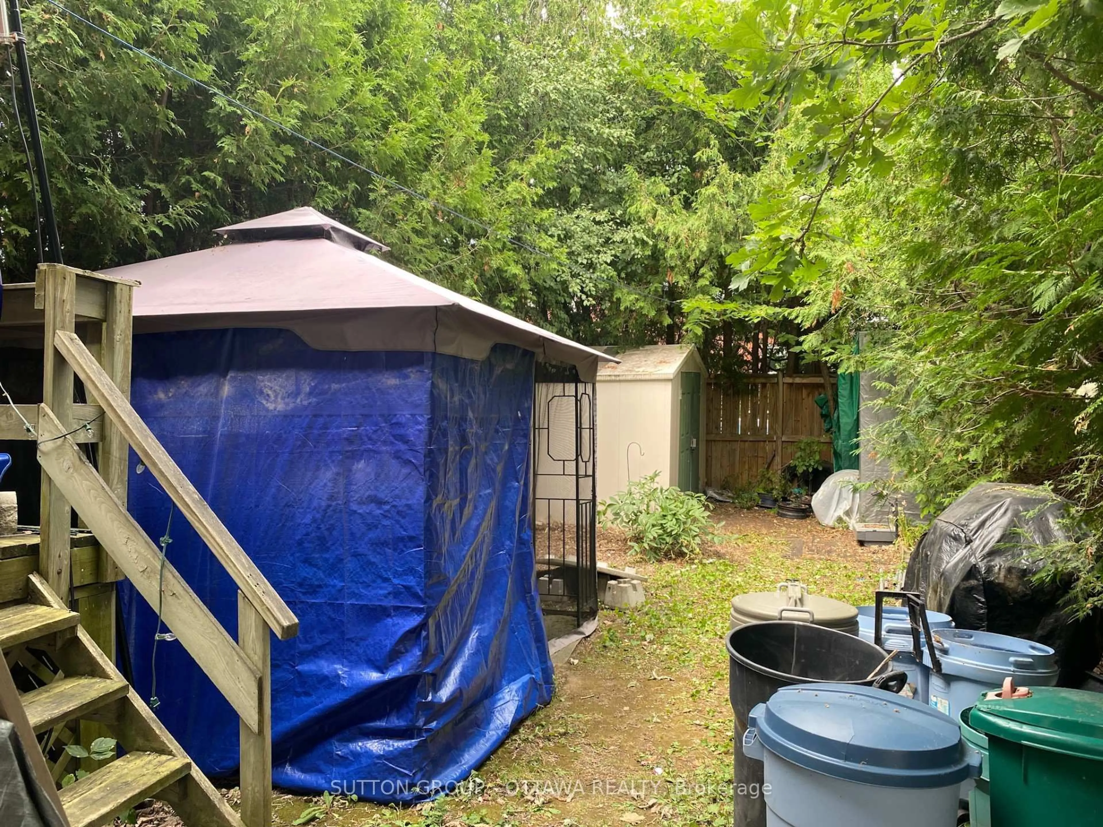 Shed for 679 Smyth Rd, Ottawa Ontario K1G 1N7