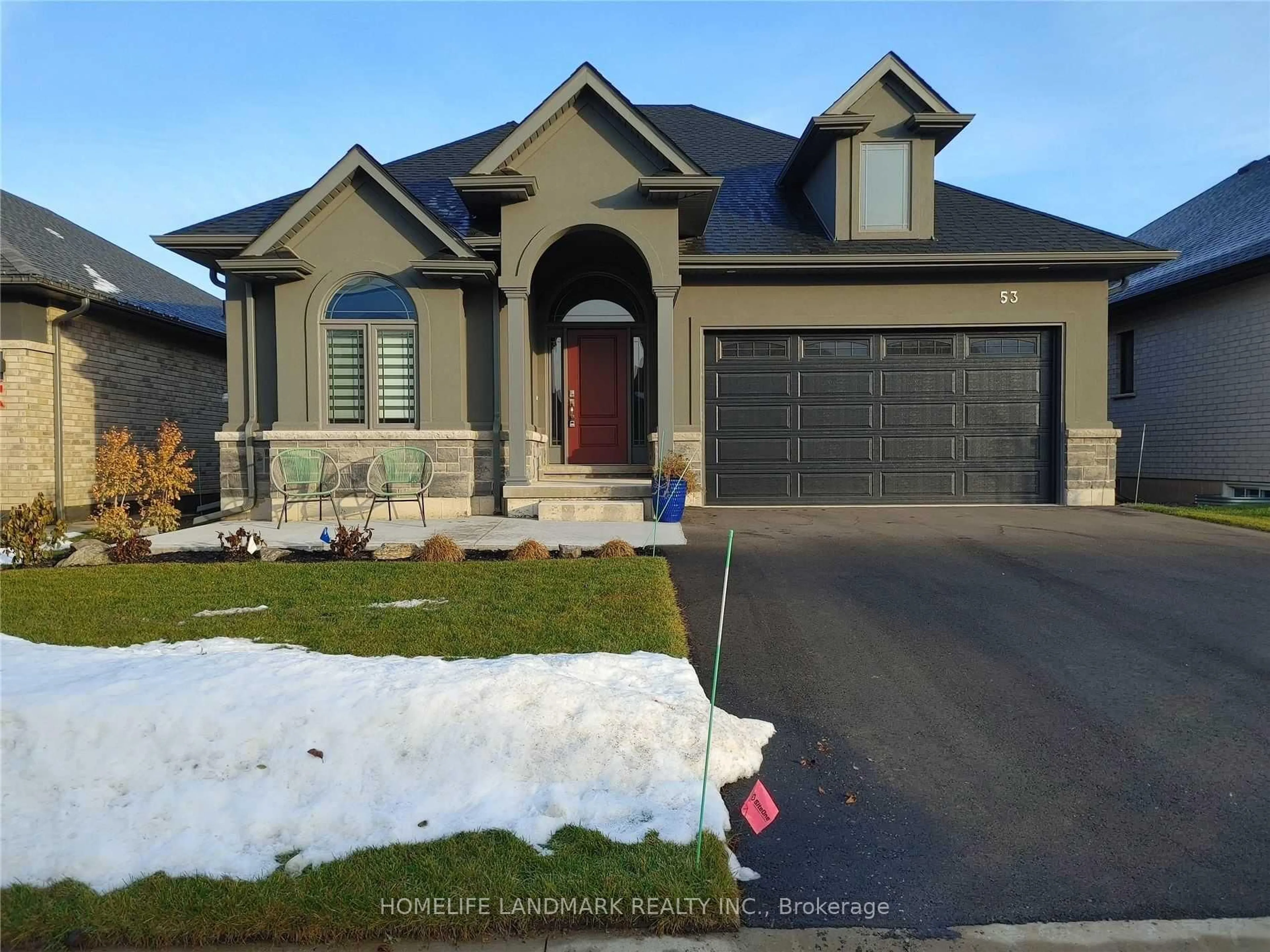 Home with vinyl exterior material, street for 53 CARRICK Tr, Welland Ontario L3B 0E7